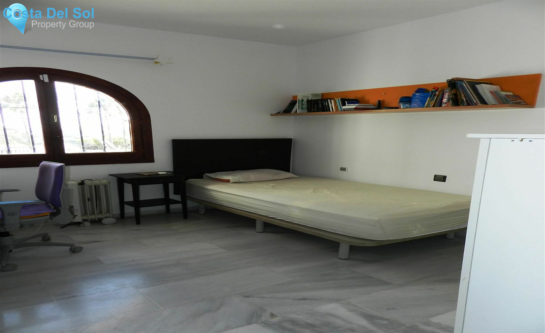 Semi-Detached House in La Duquesa-1497963