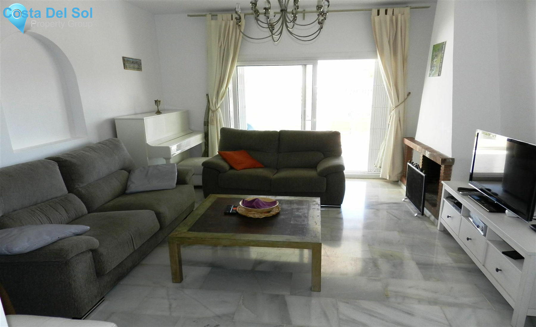 Semi-Detached House in La Duquesa-1497956