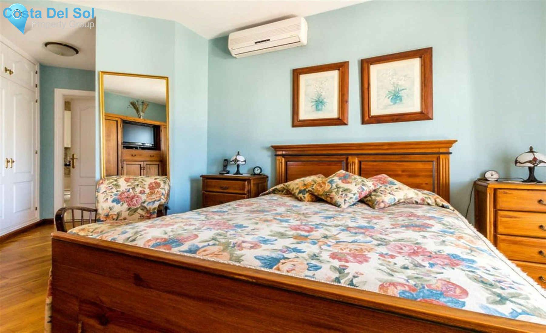 Semi-Detached House in Marbella-1458950