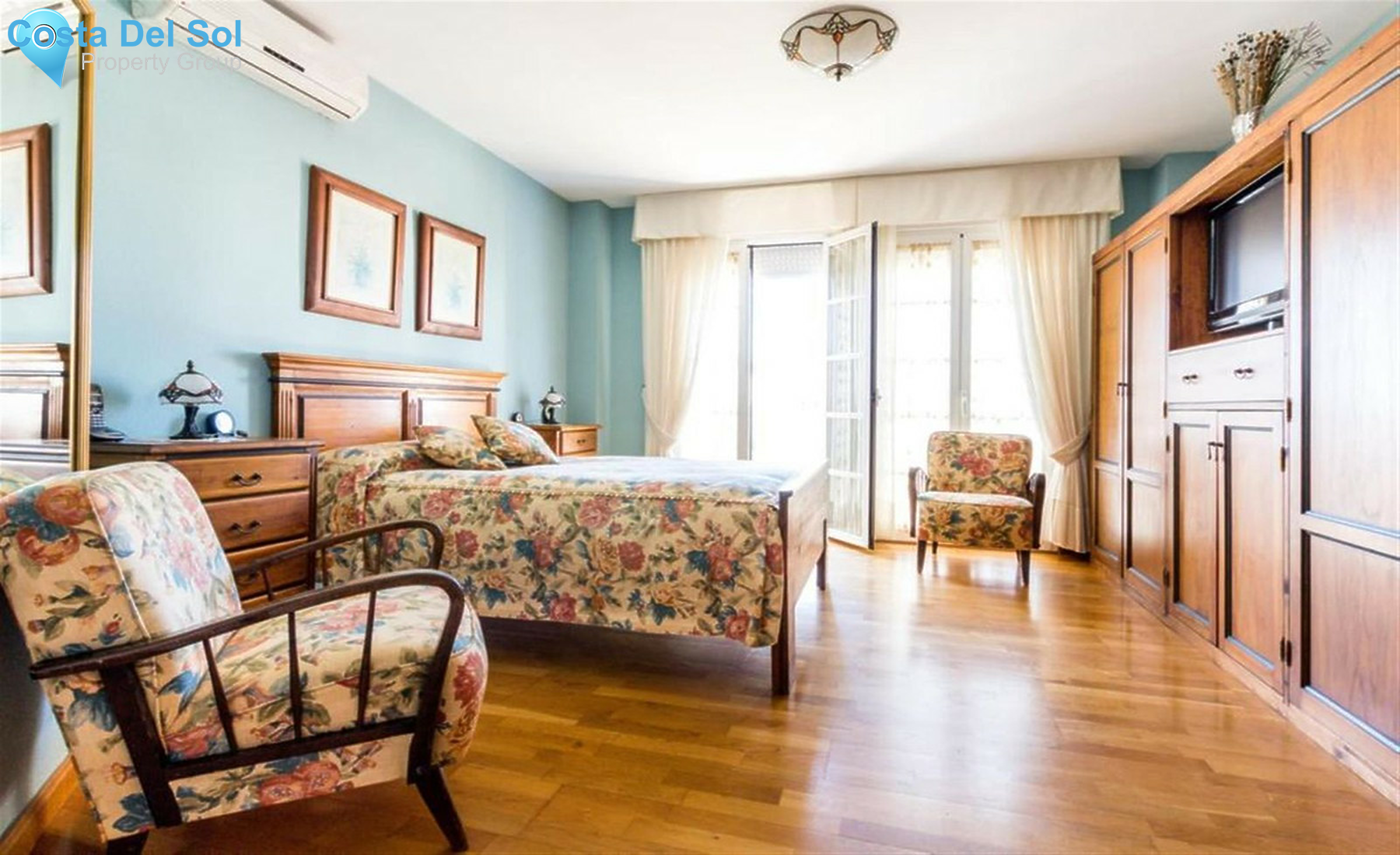 Semi-Detached House in Marbella-1458951