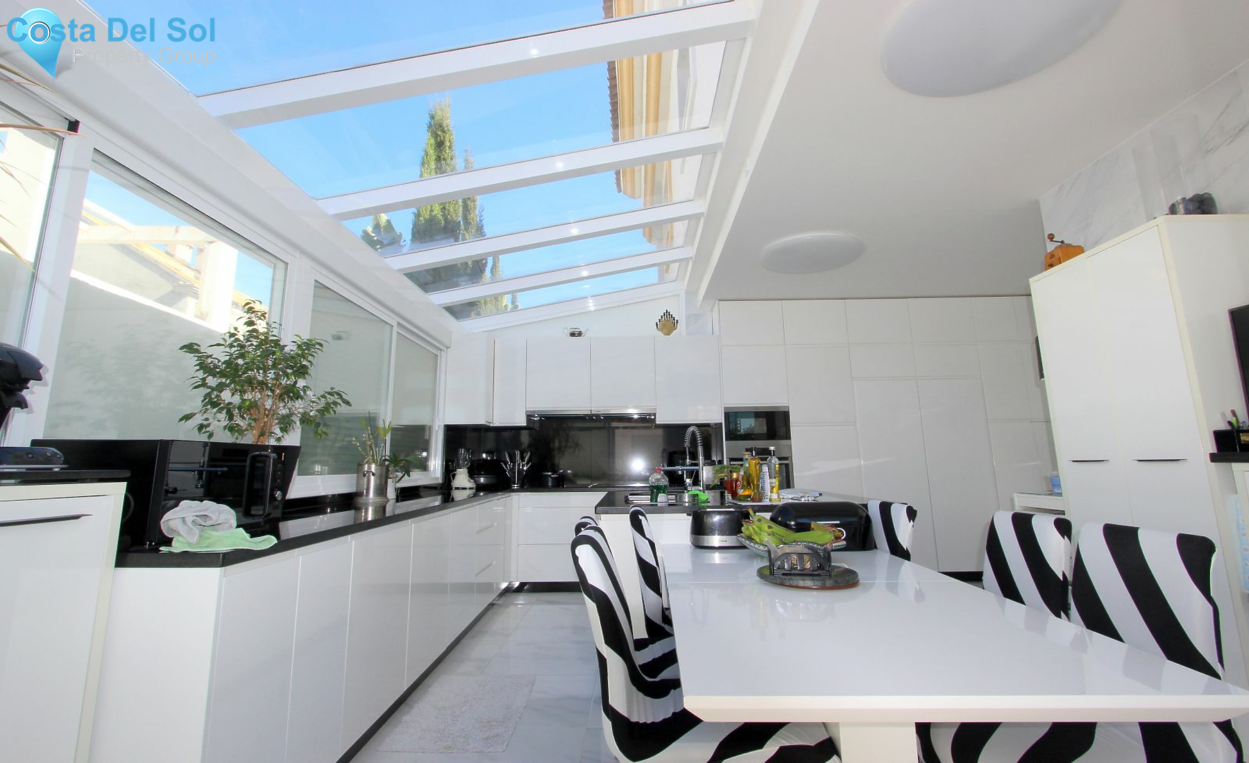 Semi-Detached House in Marbella-1178396