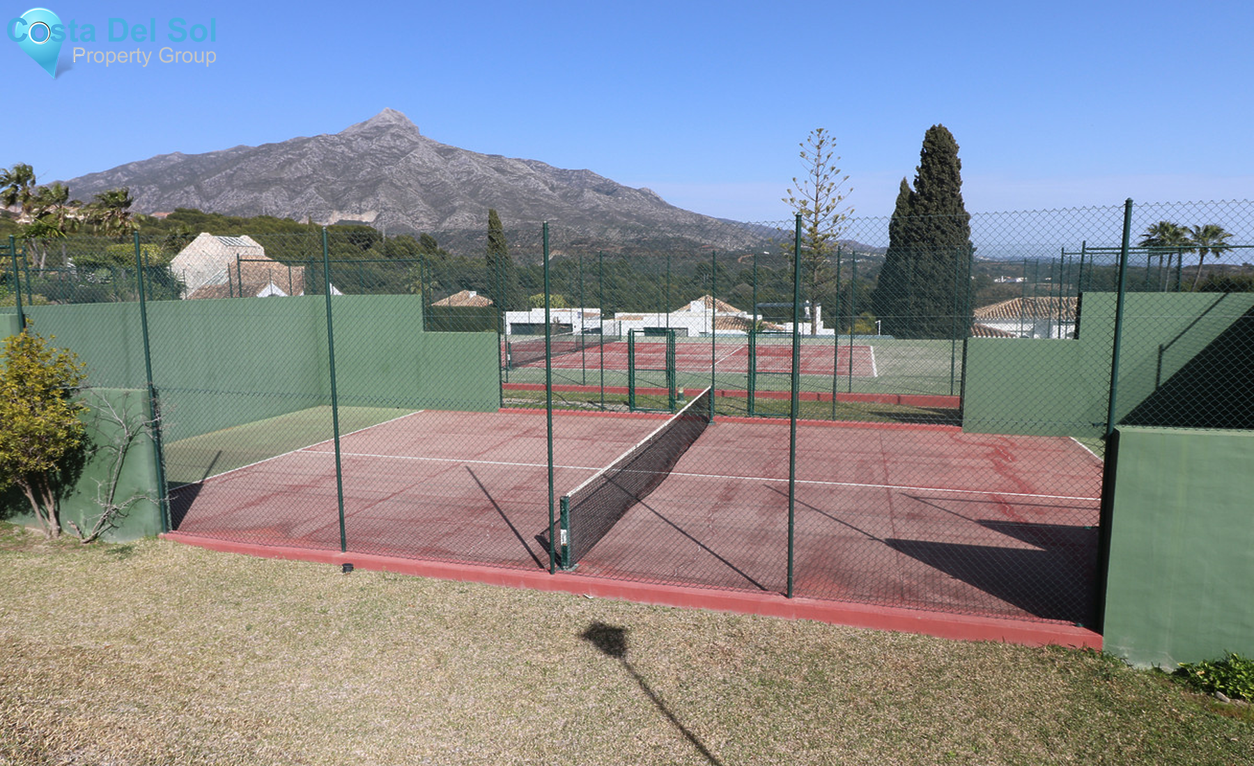Semi-Detached House in Nueva Andalucía
