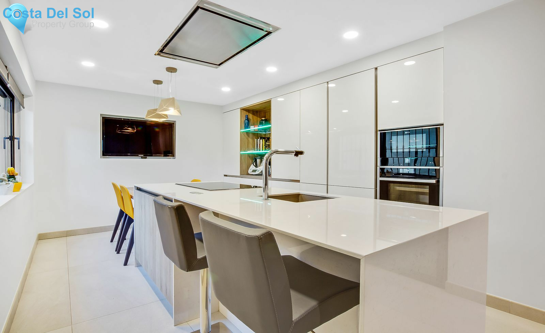 Semi-Detached House in Nueva Andalucía-1514533