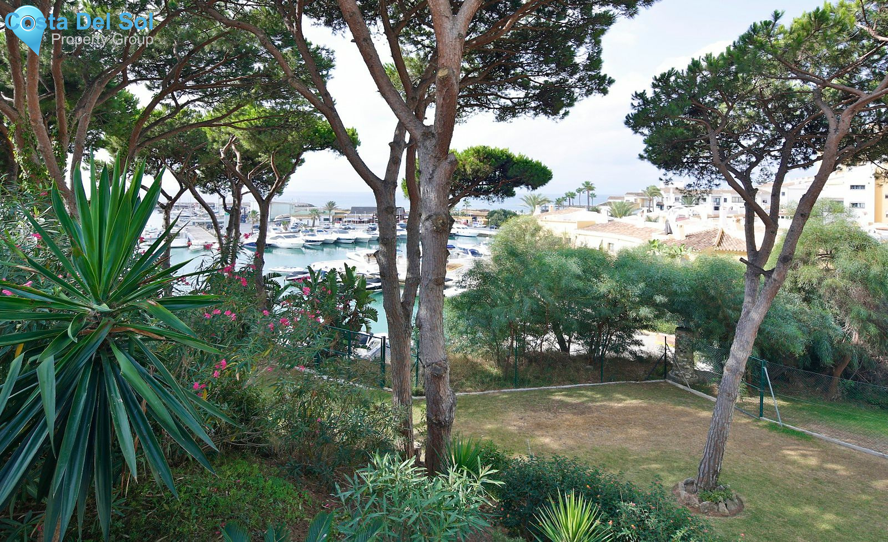 Semi-Detached House in Puerto de Cabopino-1233427