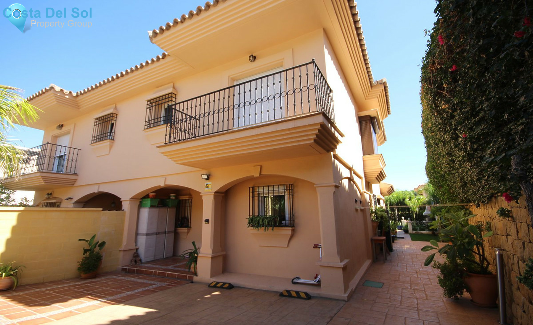 Semi-Detached House in Riviera del Sol-1402402