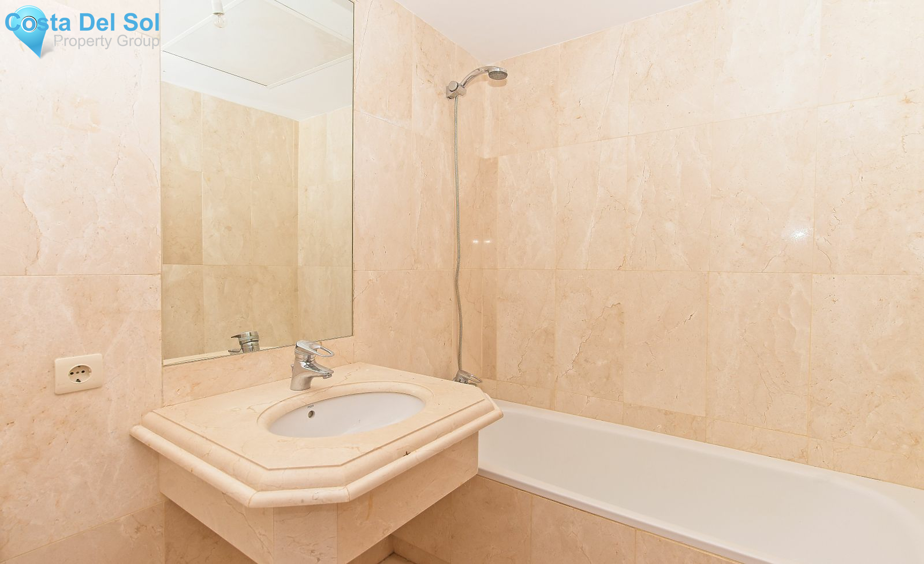 Semi-Detached House in Riviera del Sol-1157732