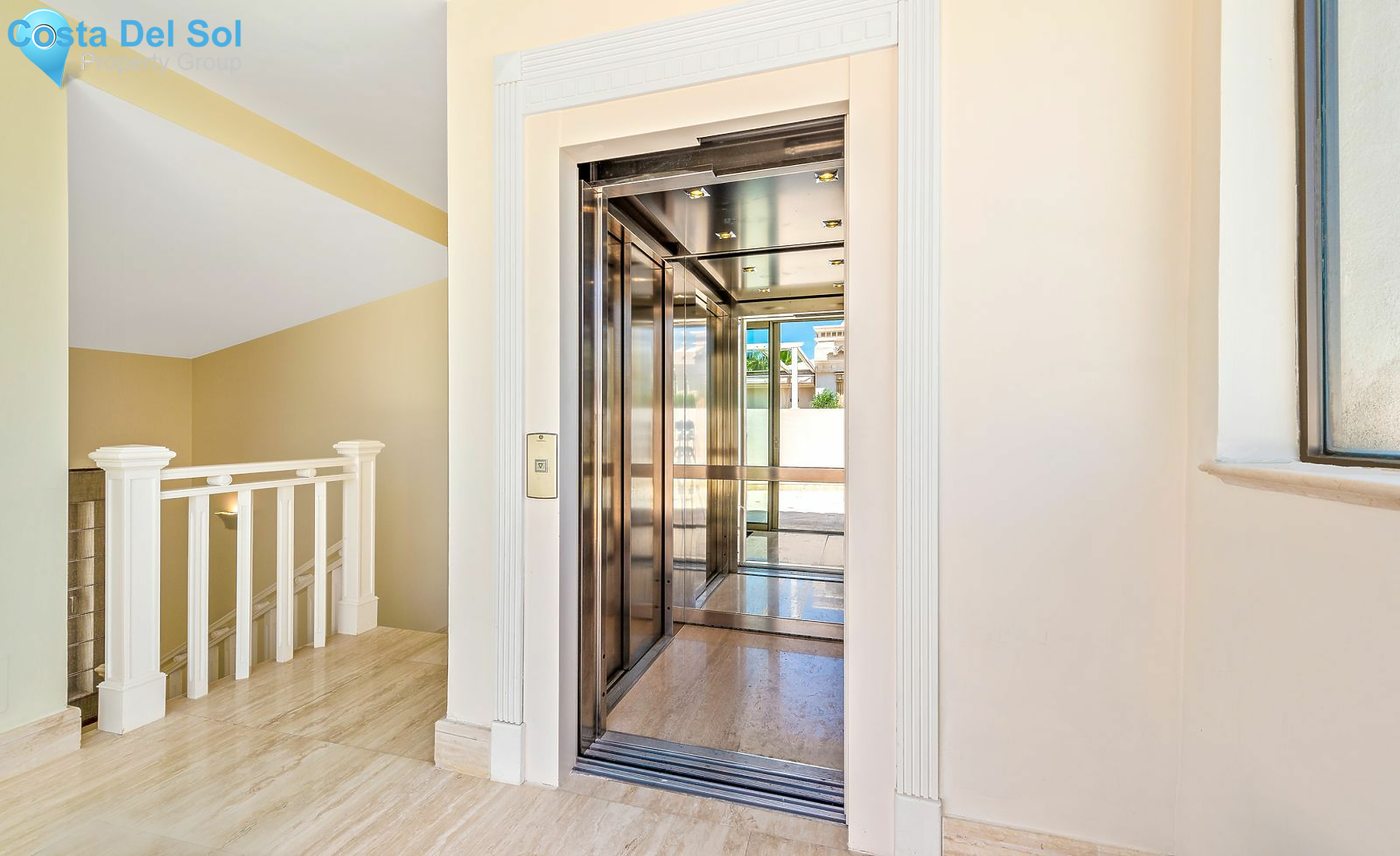 Semi-Detached House in Sierra Blanca-1519721