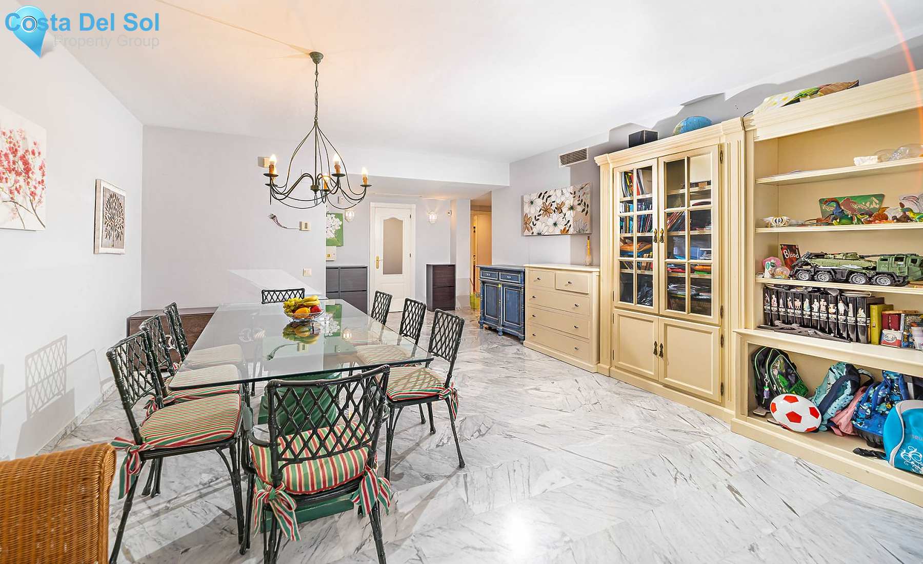 Top Floor Apartment in Estepona-1220741