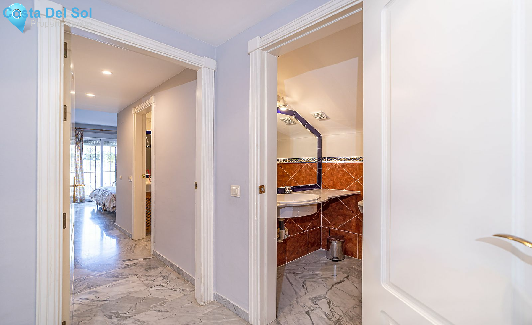 Top Floor Apartment in Estepona-1220750