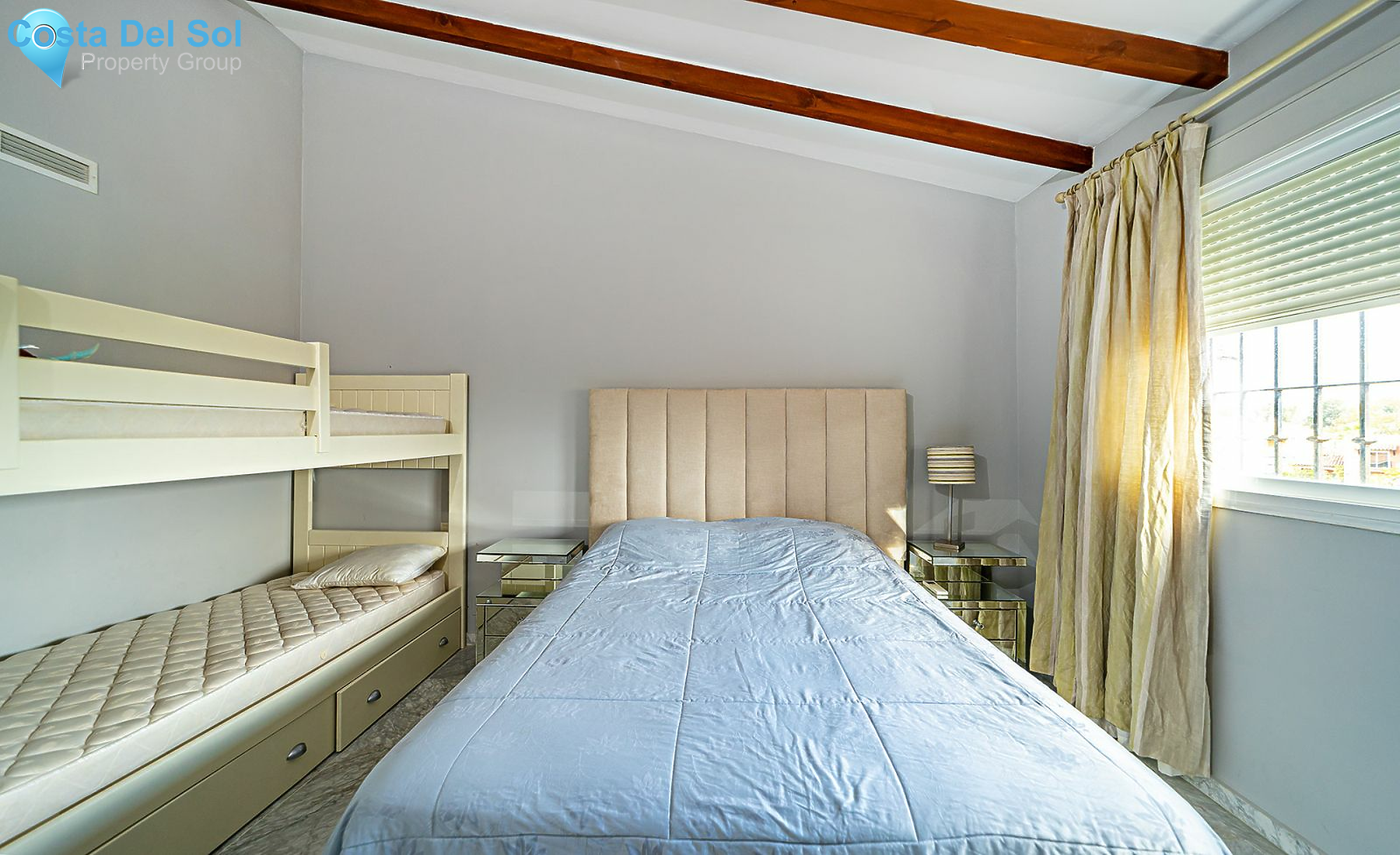 Top Floor Apartment in Estepona-1220757