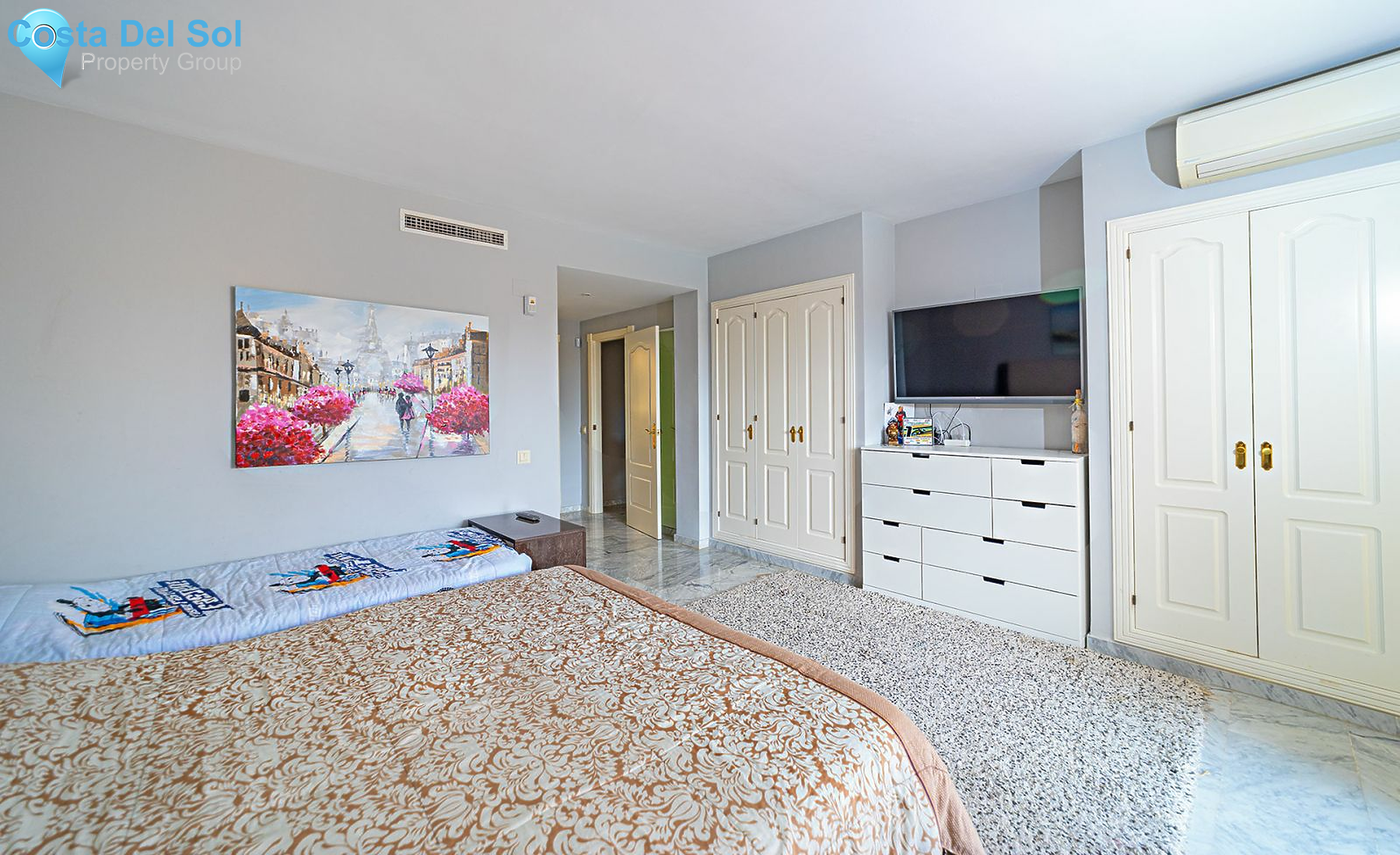 Top Floor Apartment in Estepona-1220759