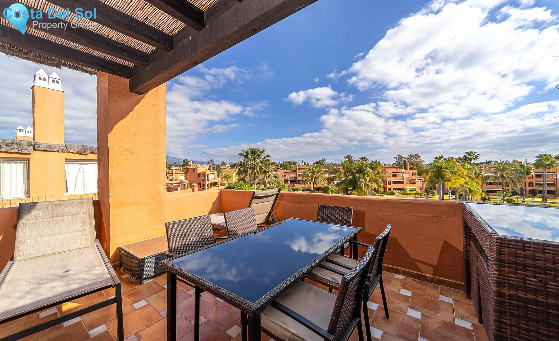 Top Floor Apartment in Estepona-1220760