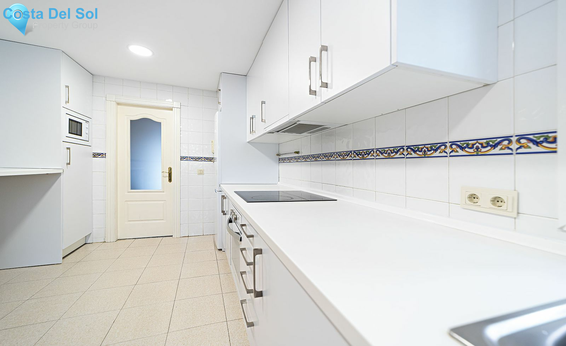 Top Floor Apartment in Estepona-1220746