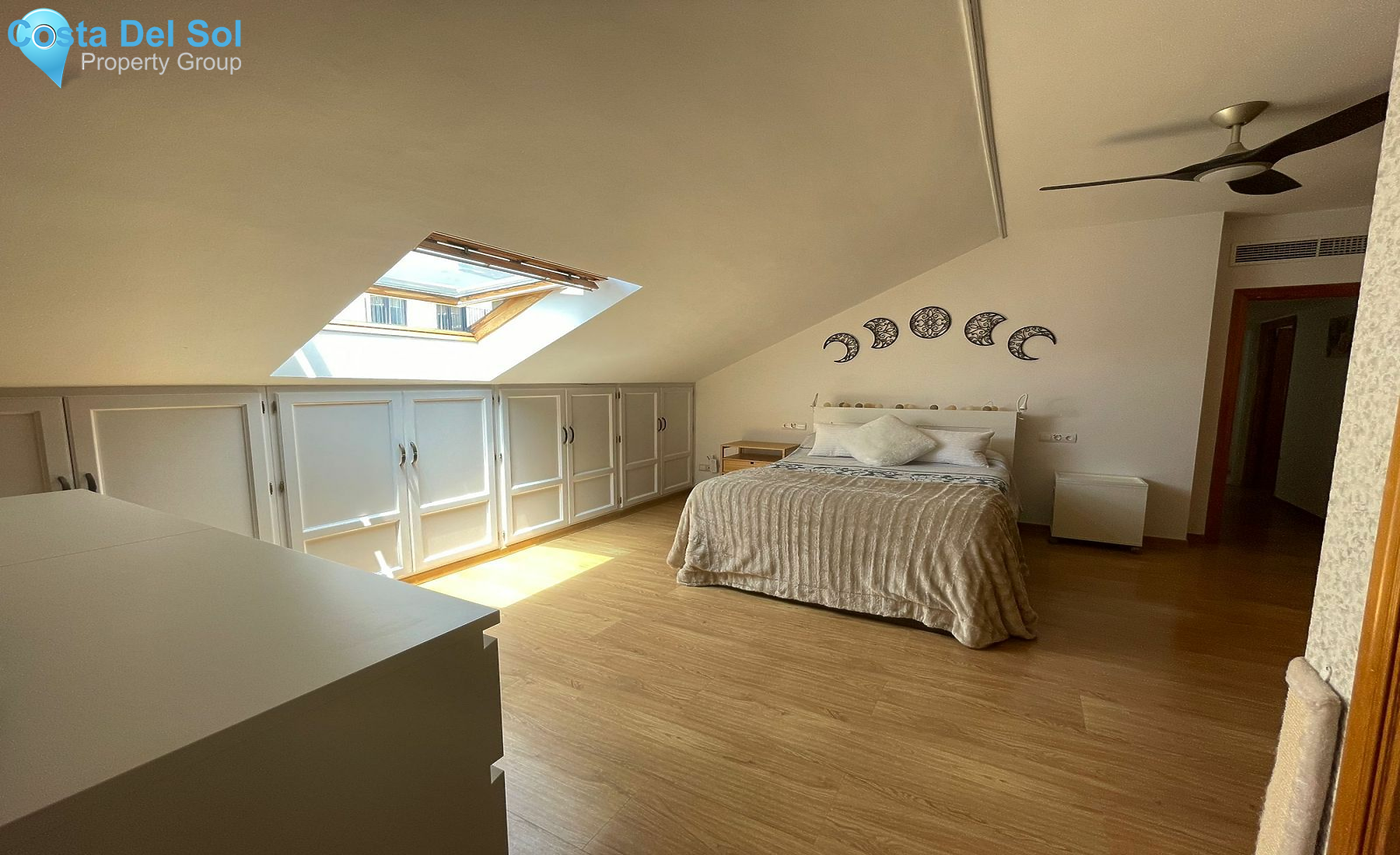 Top Floor Apartment in Estepona-1428343