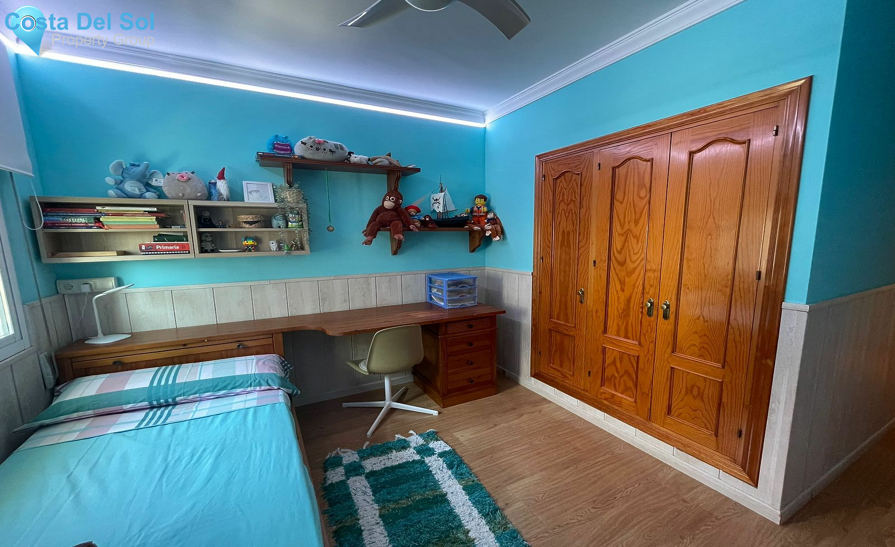 Top Floor Apartment in Estepona-1428346