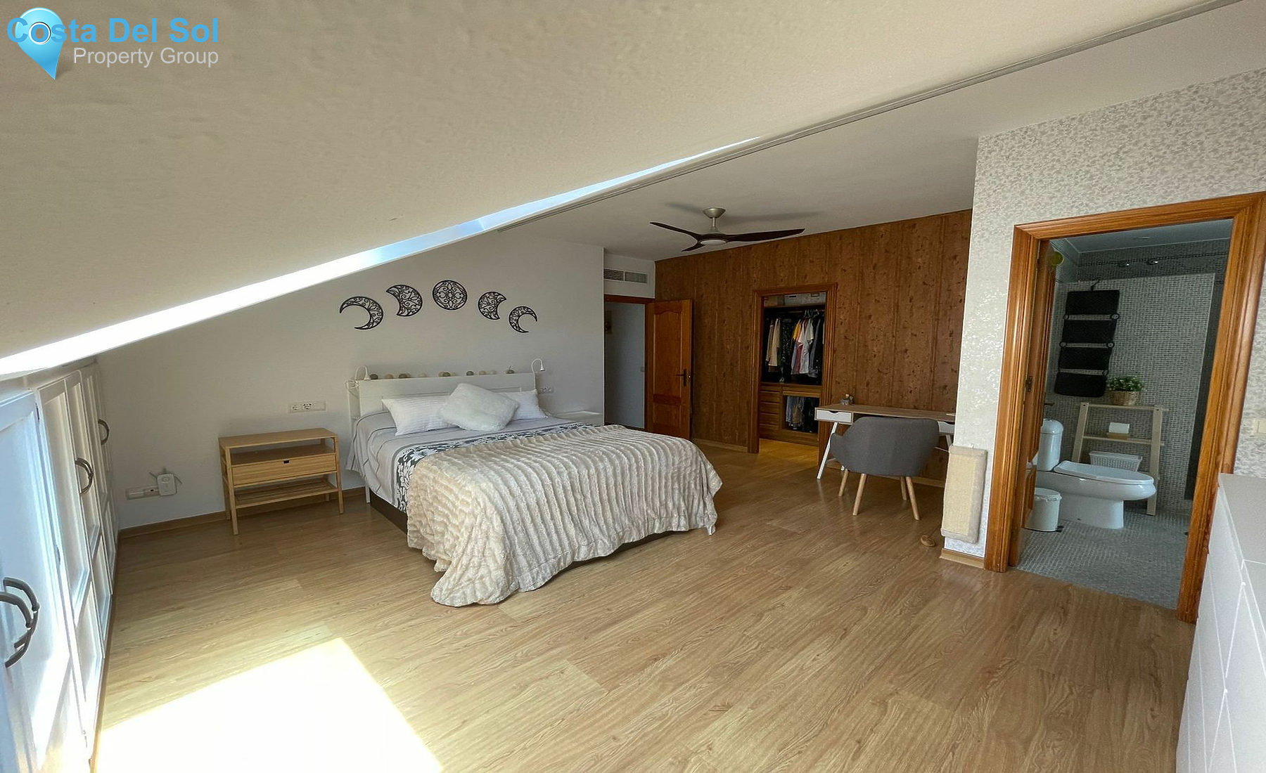 Top Floor Apartment in Estepona-1428349