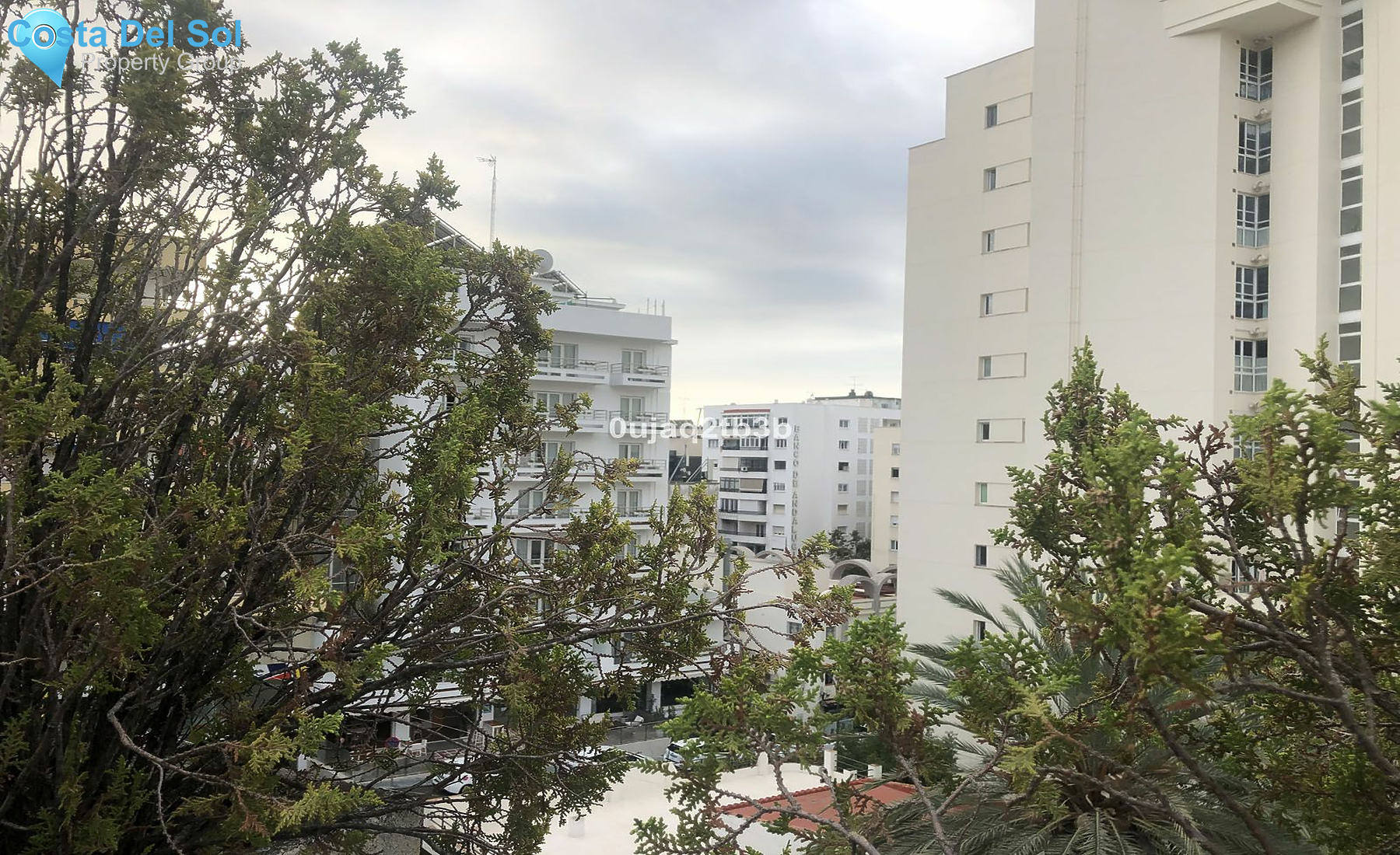 Top Floor Apartment in Marbella-1423351