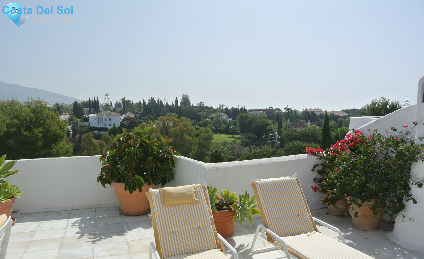 Top Floor Apartment in The Golden Mile-1401738