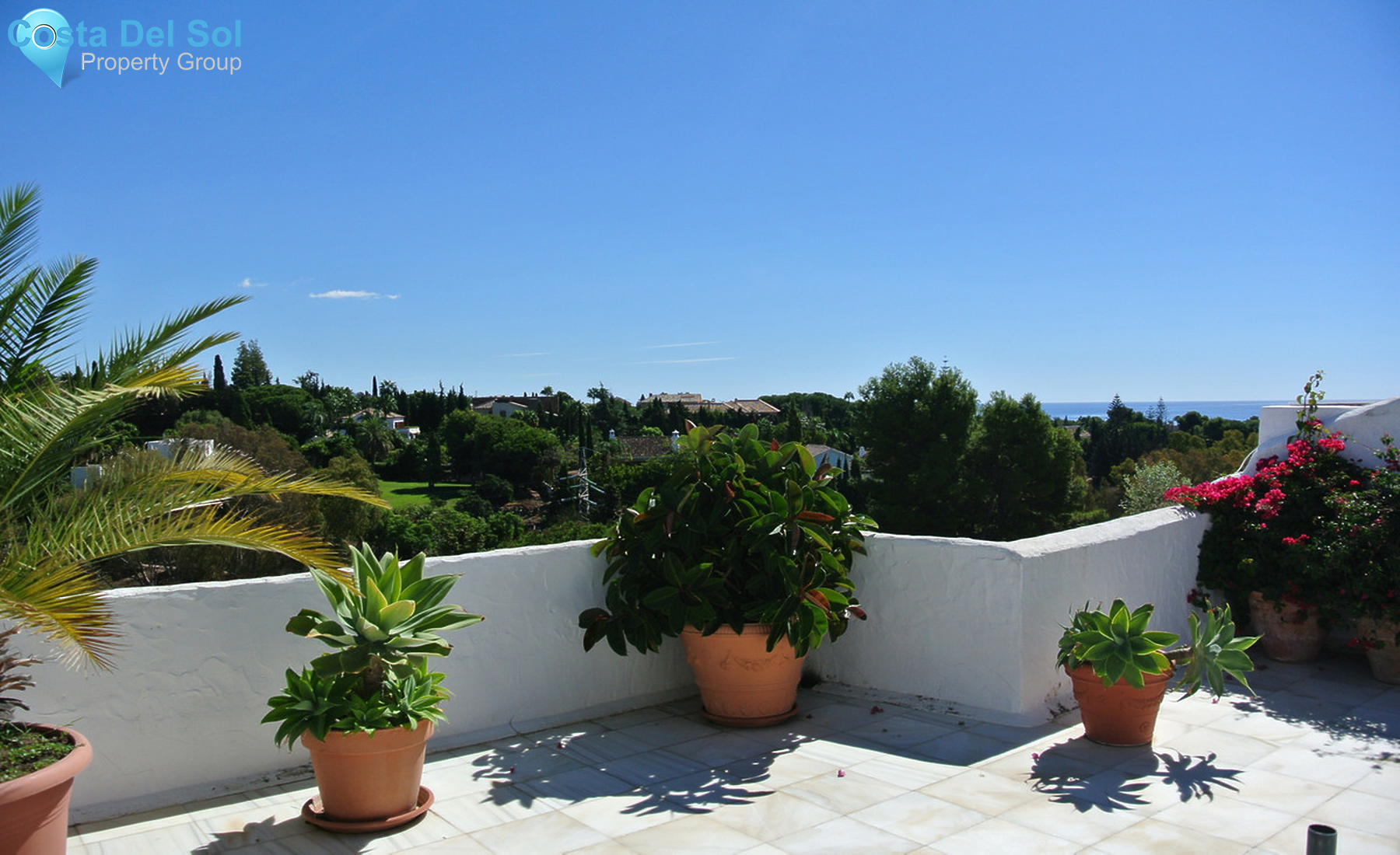 Top Floor Apartment in The Golden Mile-1401724