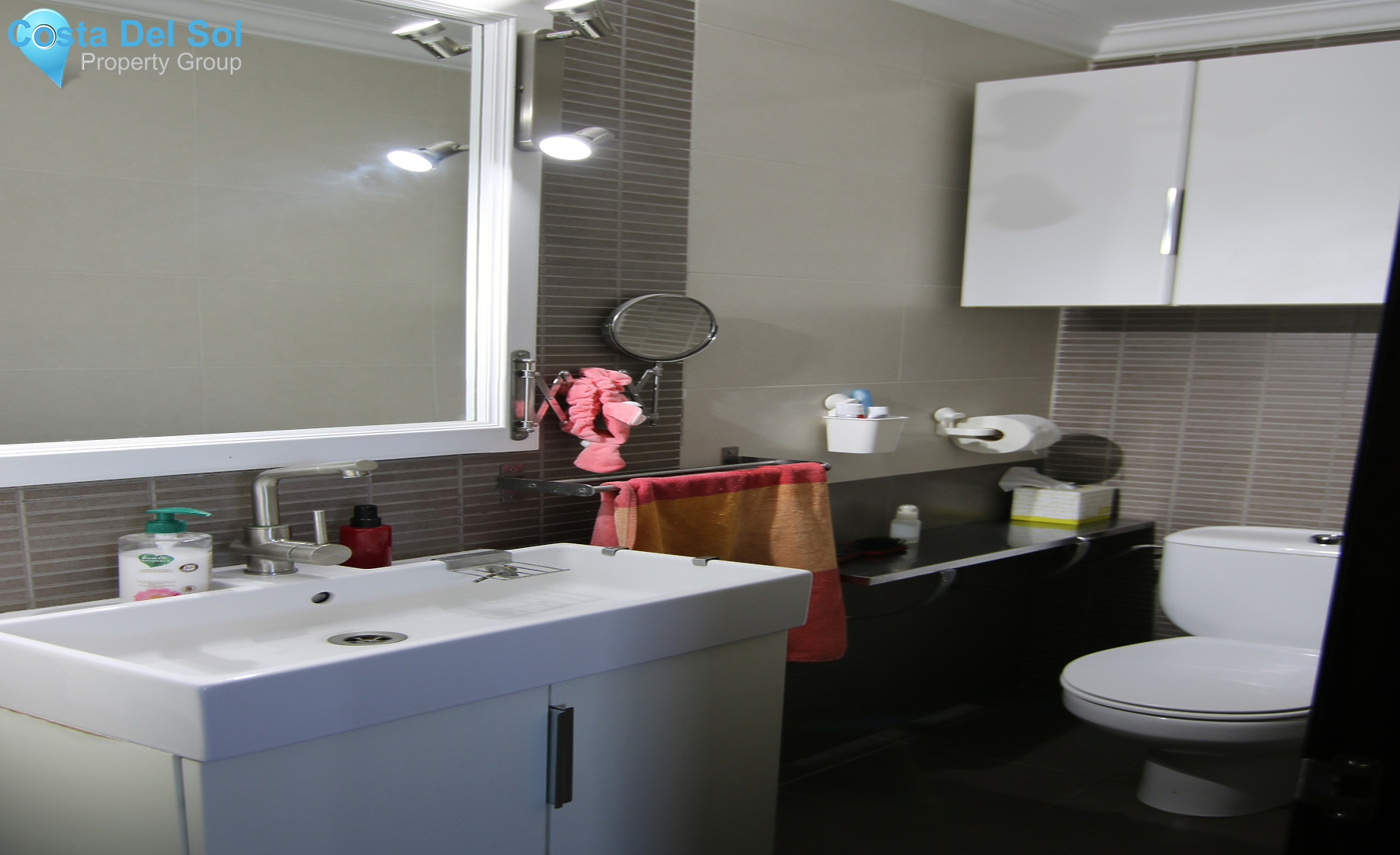 Townhouse in Alhaurín el Grande-1342337