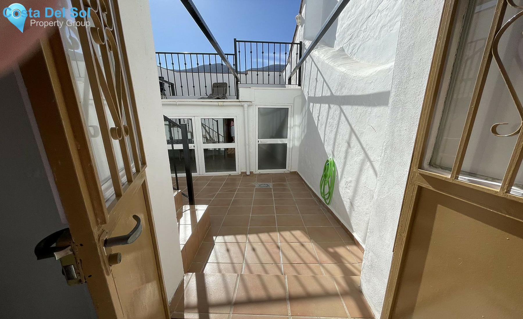Townhouse in Alhaurín el Grande-1459245