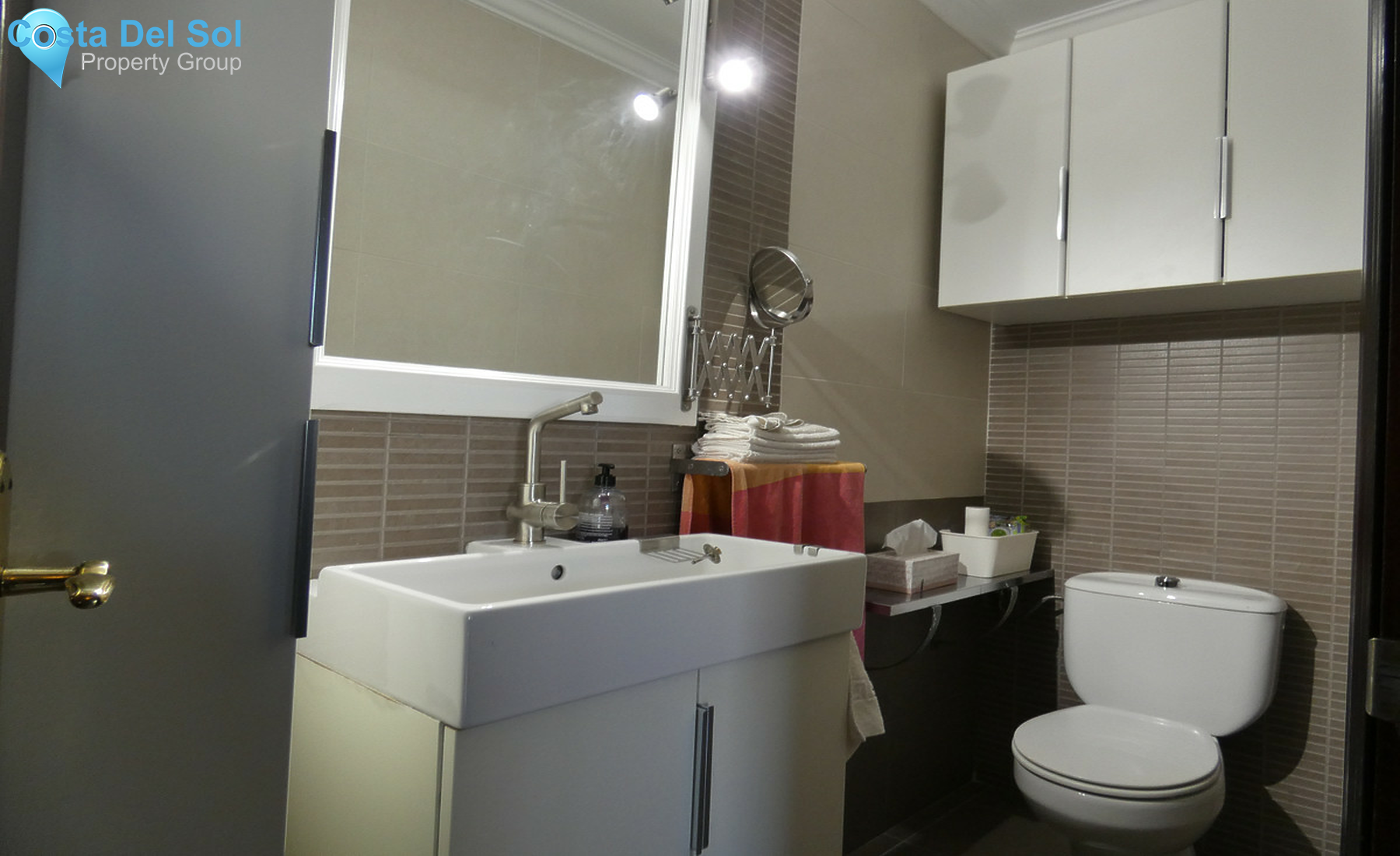 Townhouse in Alhaurín el Grande-1463071