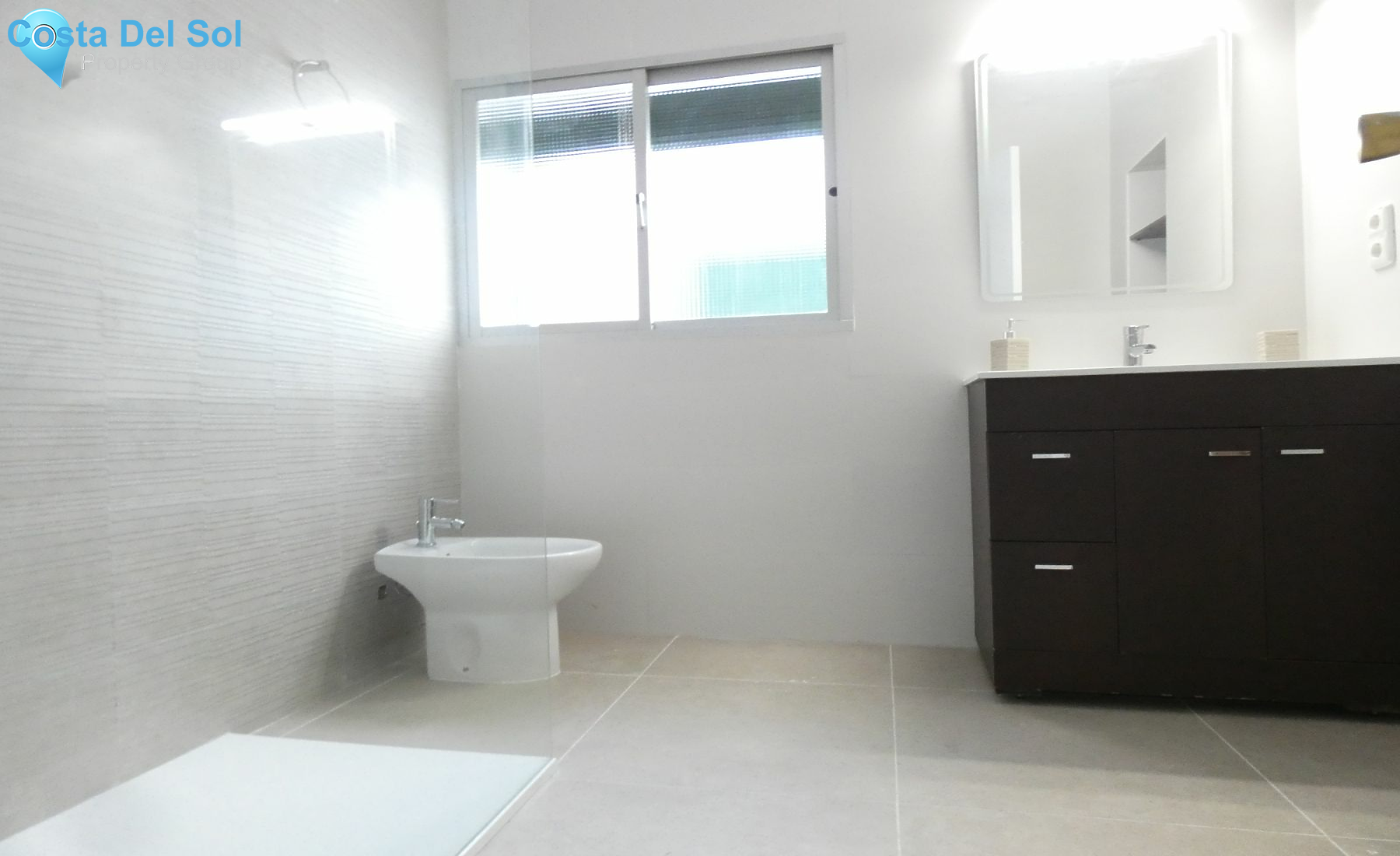 Townhouse in Alhaurín el Grande-1132049