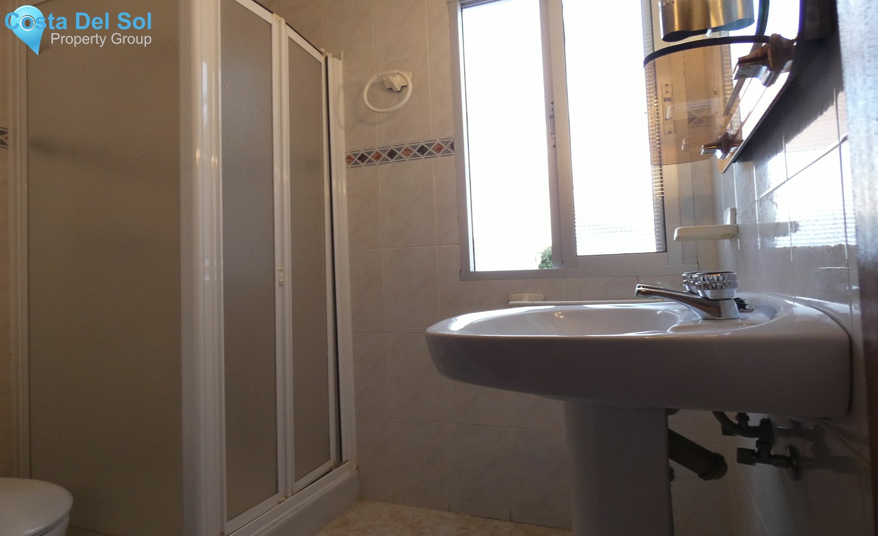 Townhouse in Alhaurín el Grande-1132052