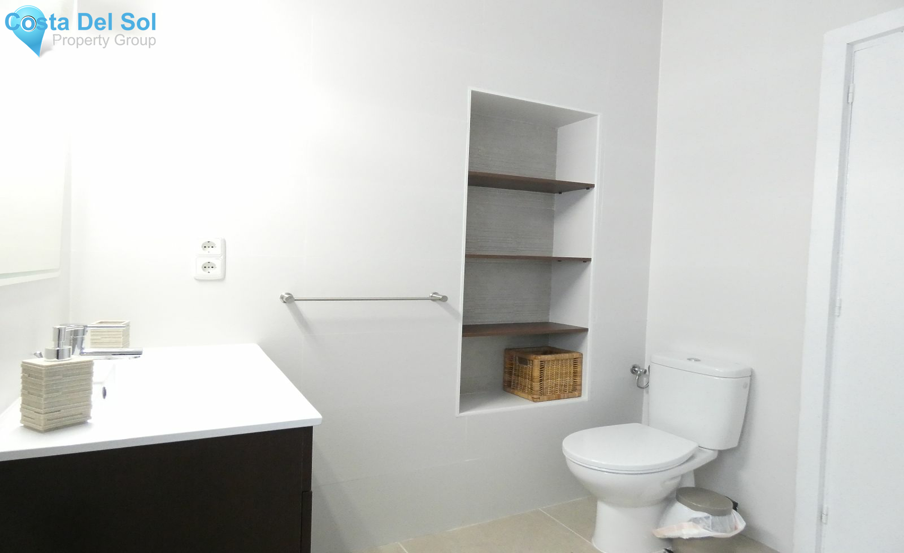 Townhouse in Alhaurín el Grande-1132048