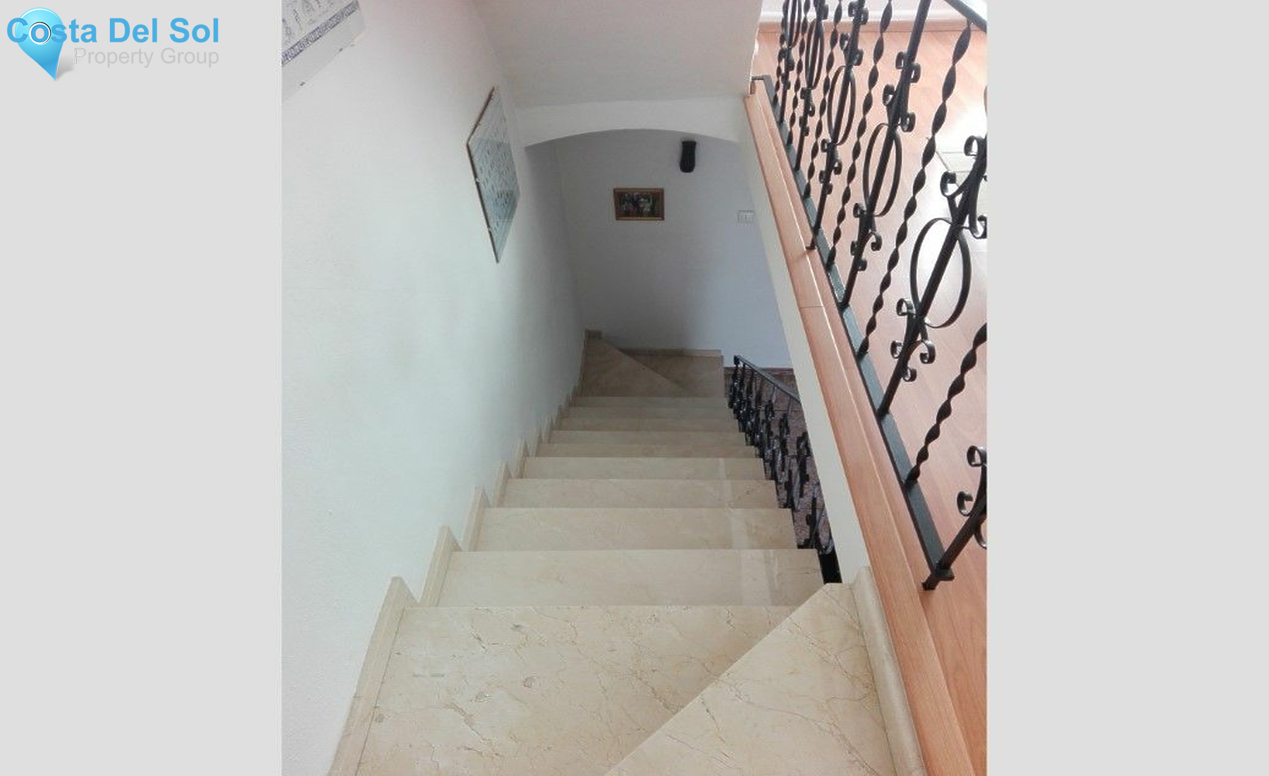 Townhouse in Alhaurín el Grande-1132193