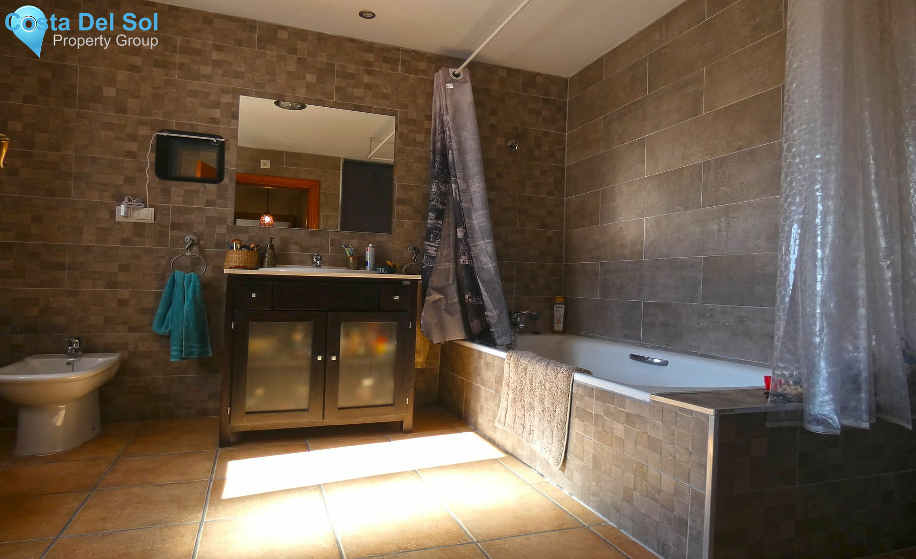 Townhouse in Alhaurín el Grande-1148852