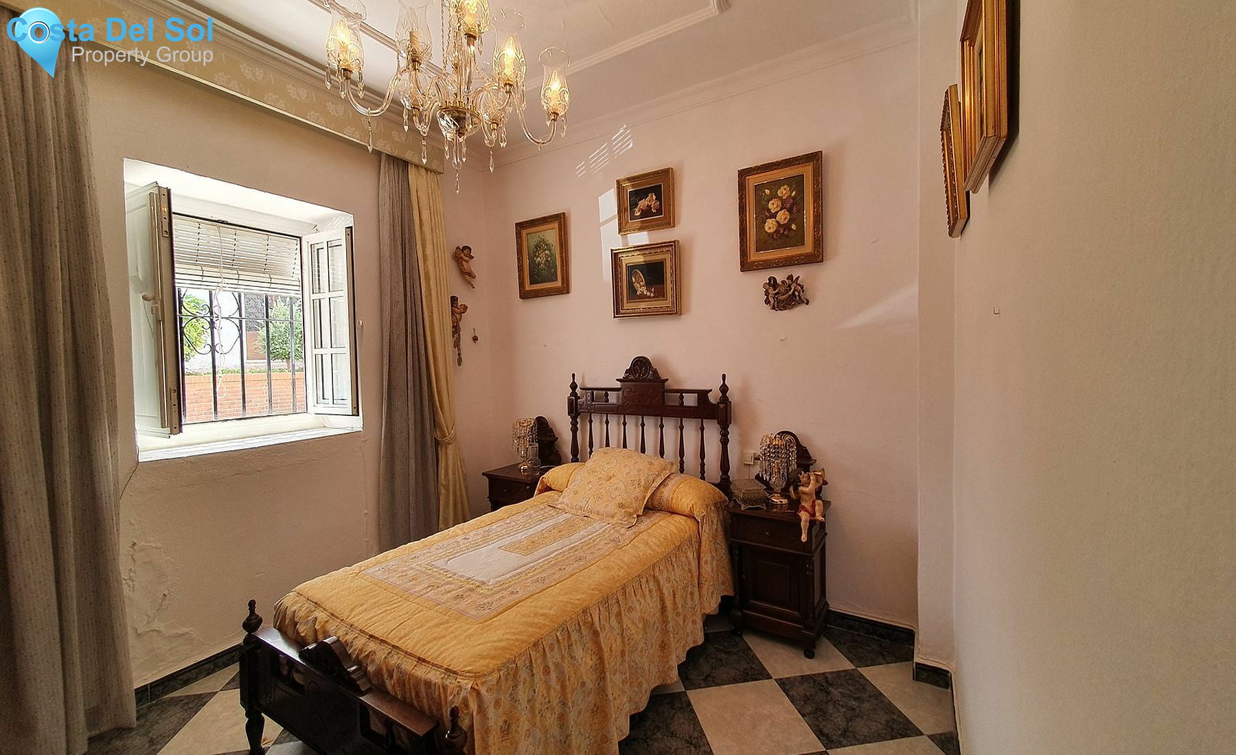 Townhouse in Alhaurín el Grande-1472203