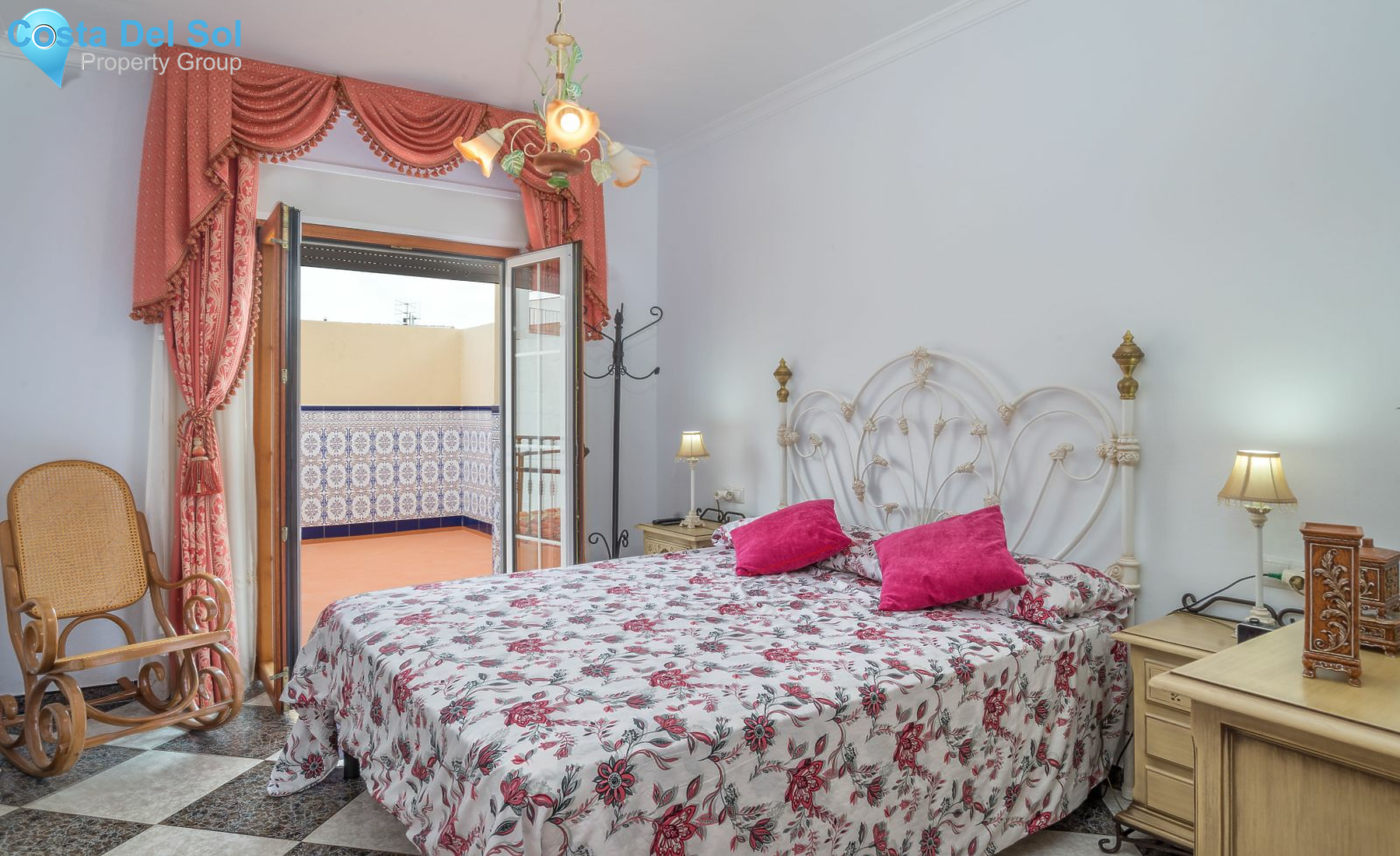 Townhouse in Alhaurín el Grande-1519802