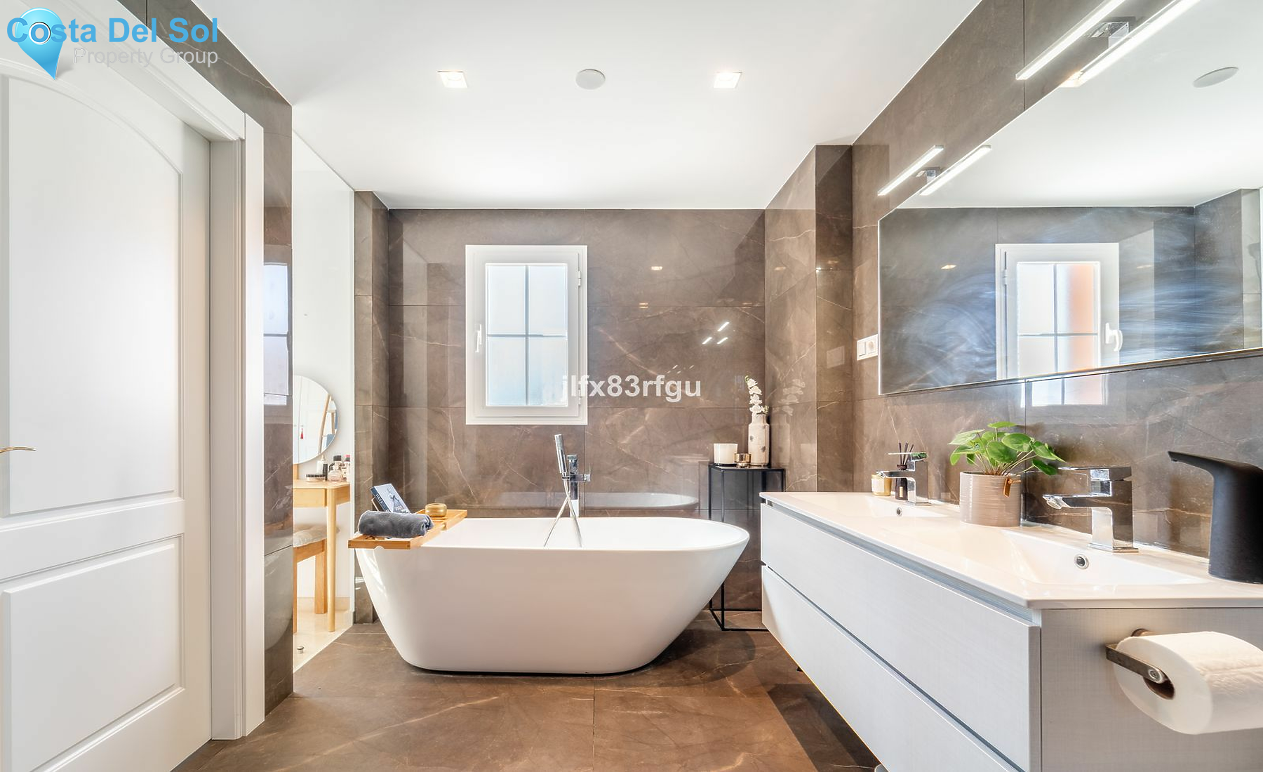 Townhouse in Aloha-1444380