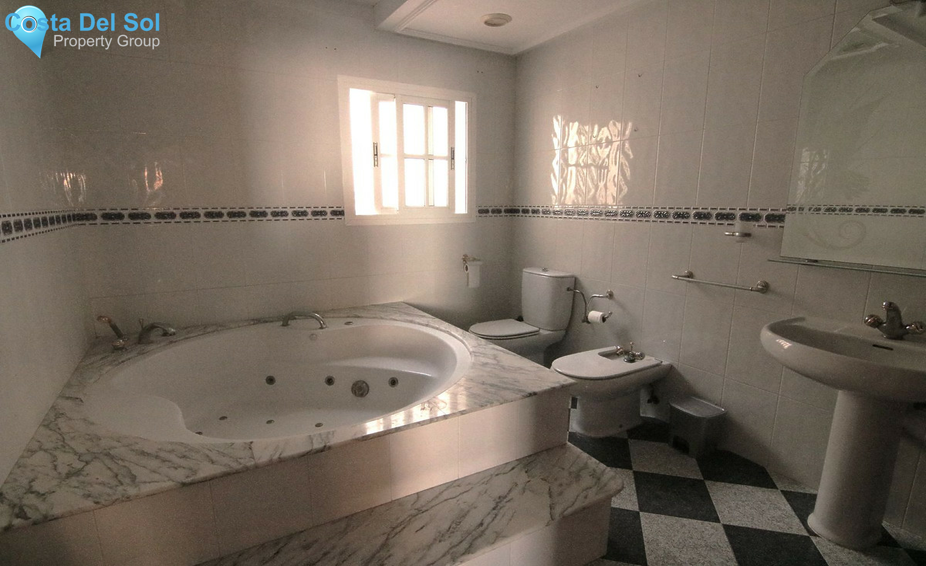 Townhouse in Coín-1411877