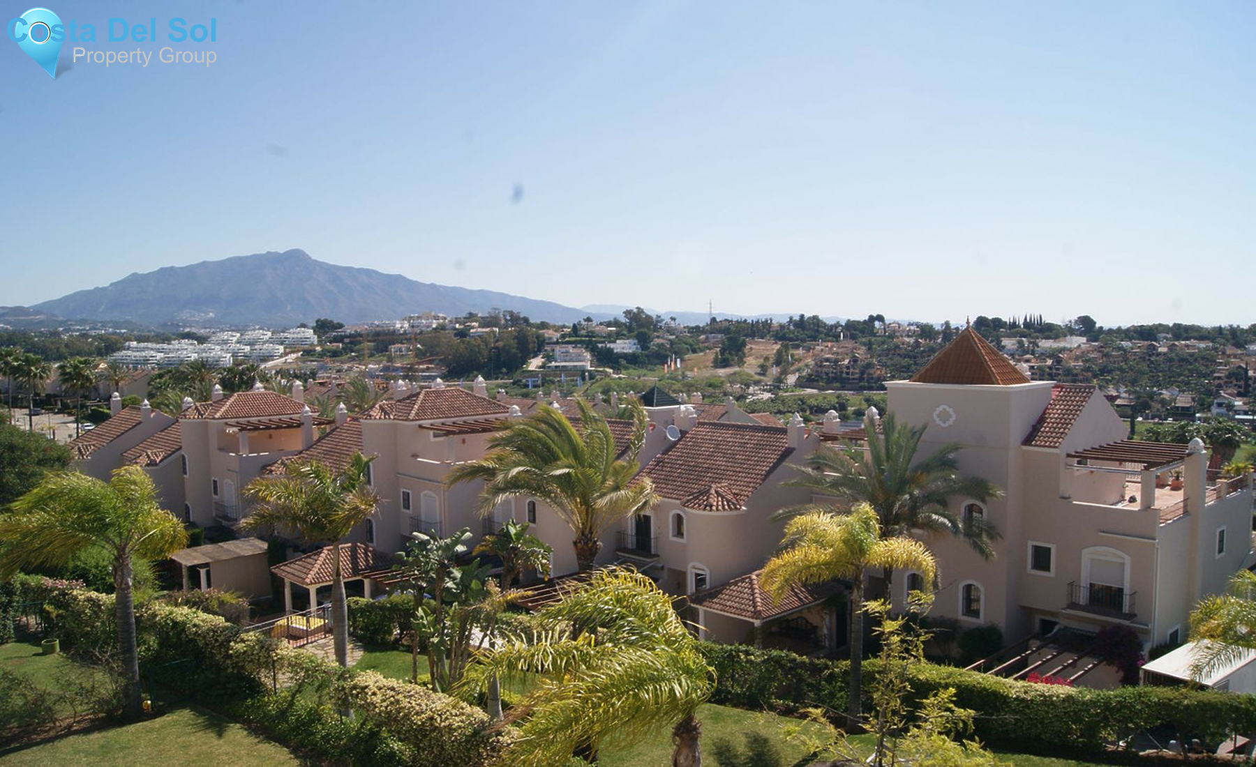 Townhouse in El Paraiso