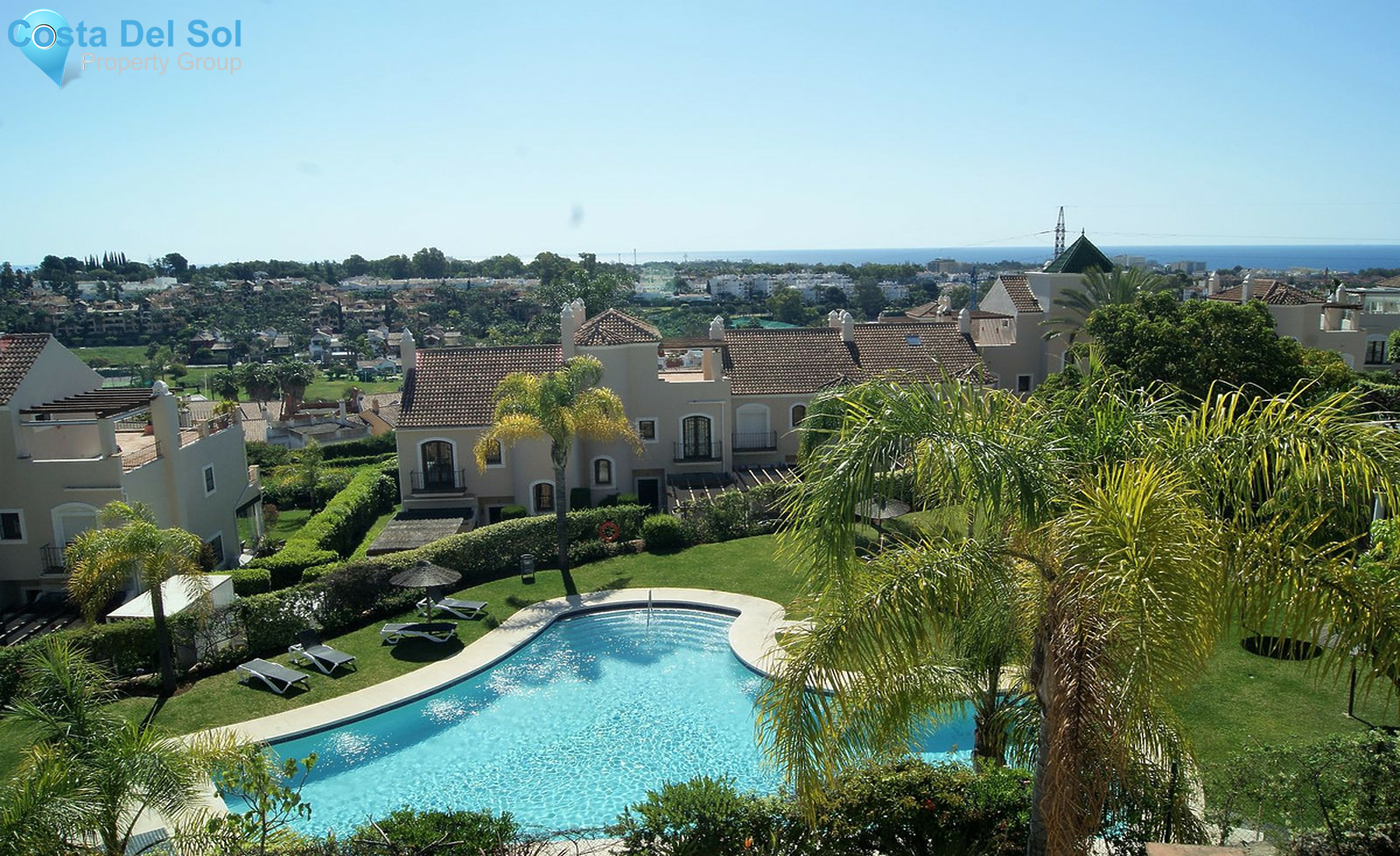 Townhouse in El Paraiso-1279117