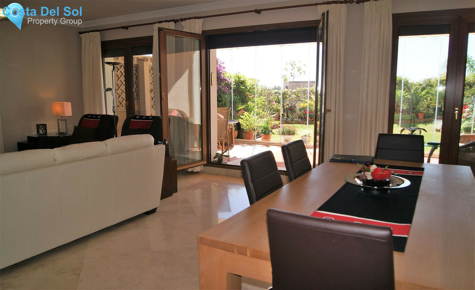 Townhouse in El Paraiso-1279127