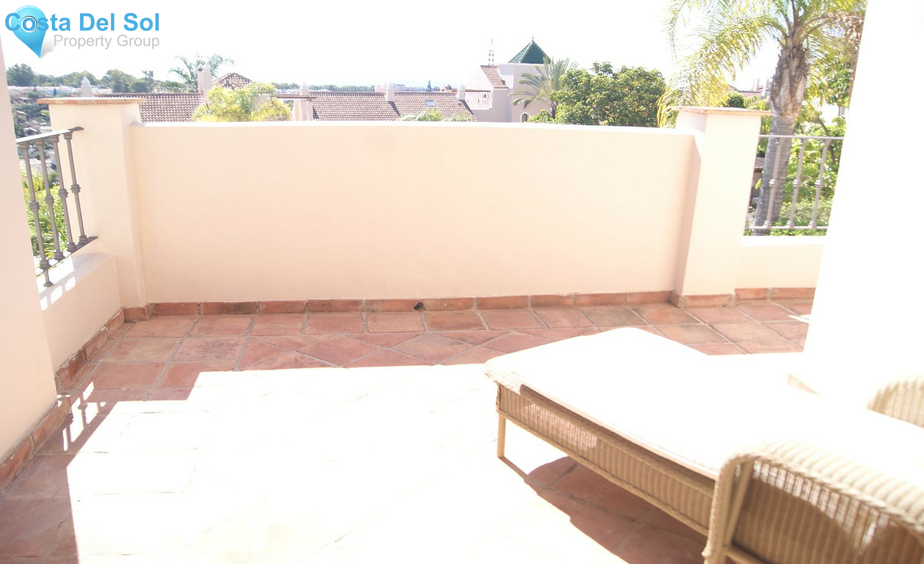 Townhouse in El Paraiso-1279132