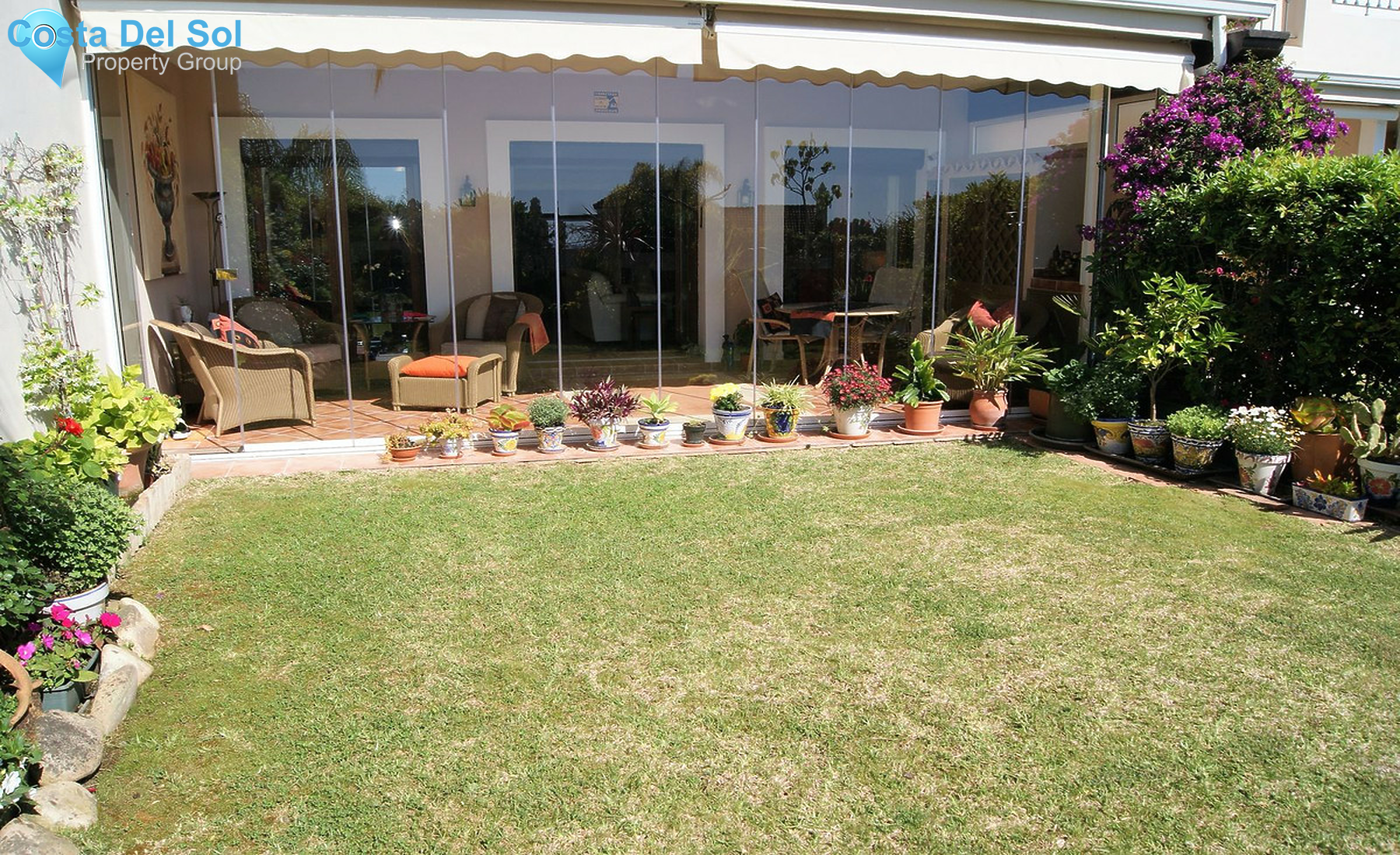 Townhouse in El Paraiso-1279118