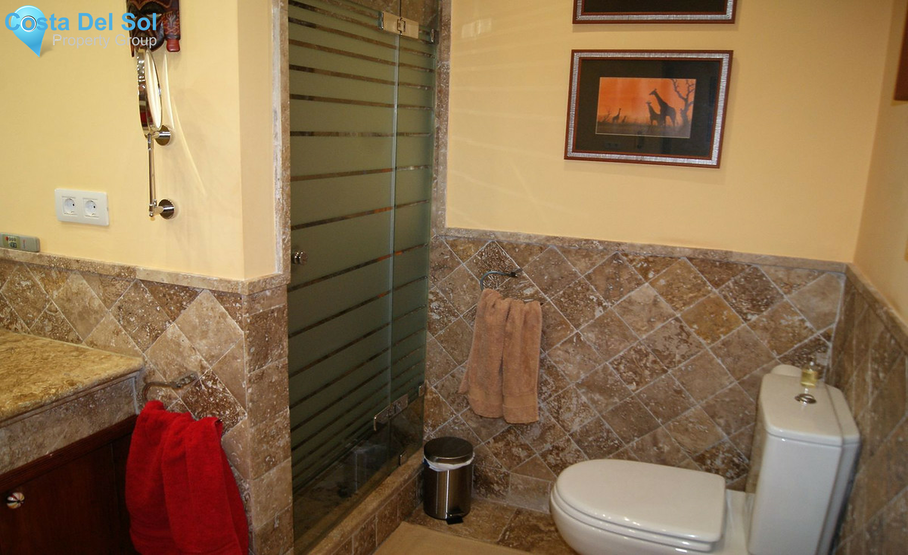 Townhouse in El Paraiso-1279136