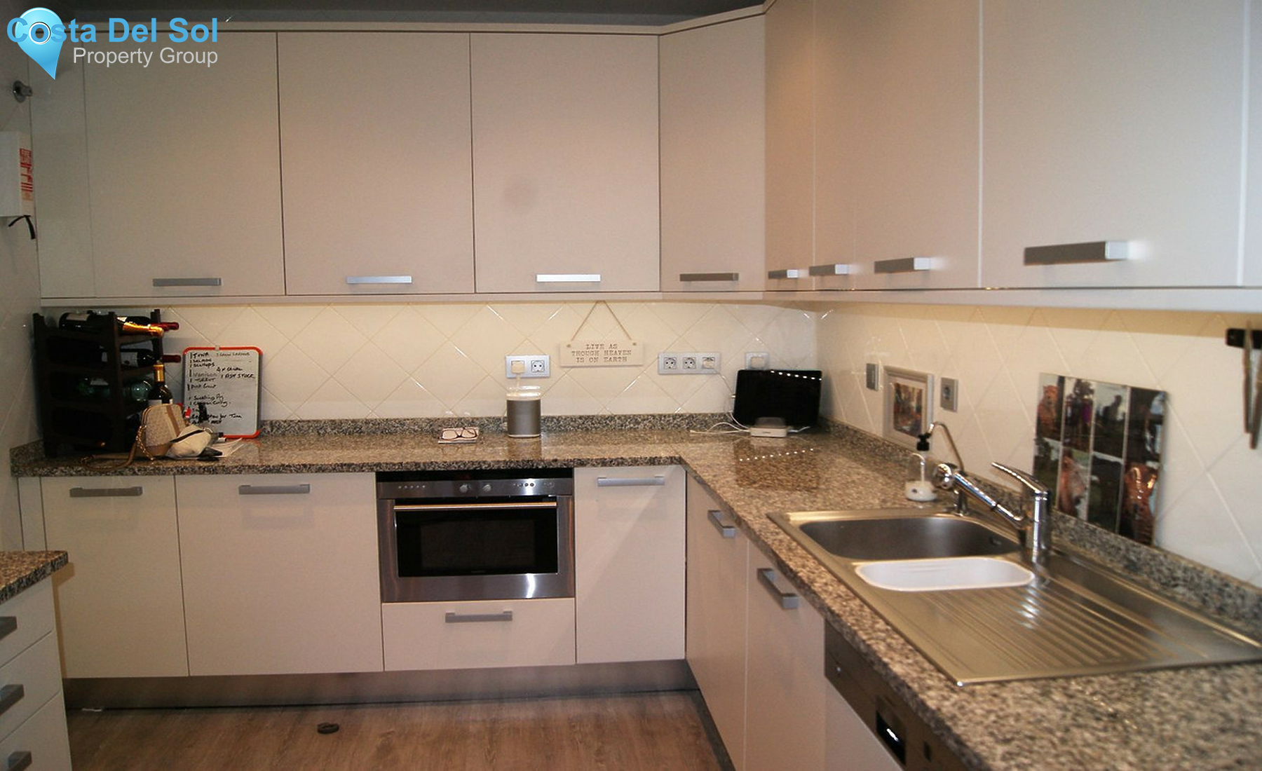 Townhouse in El Paraiso-1279124