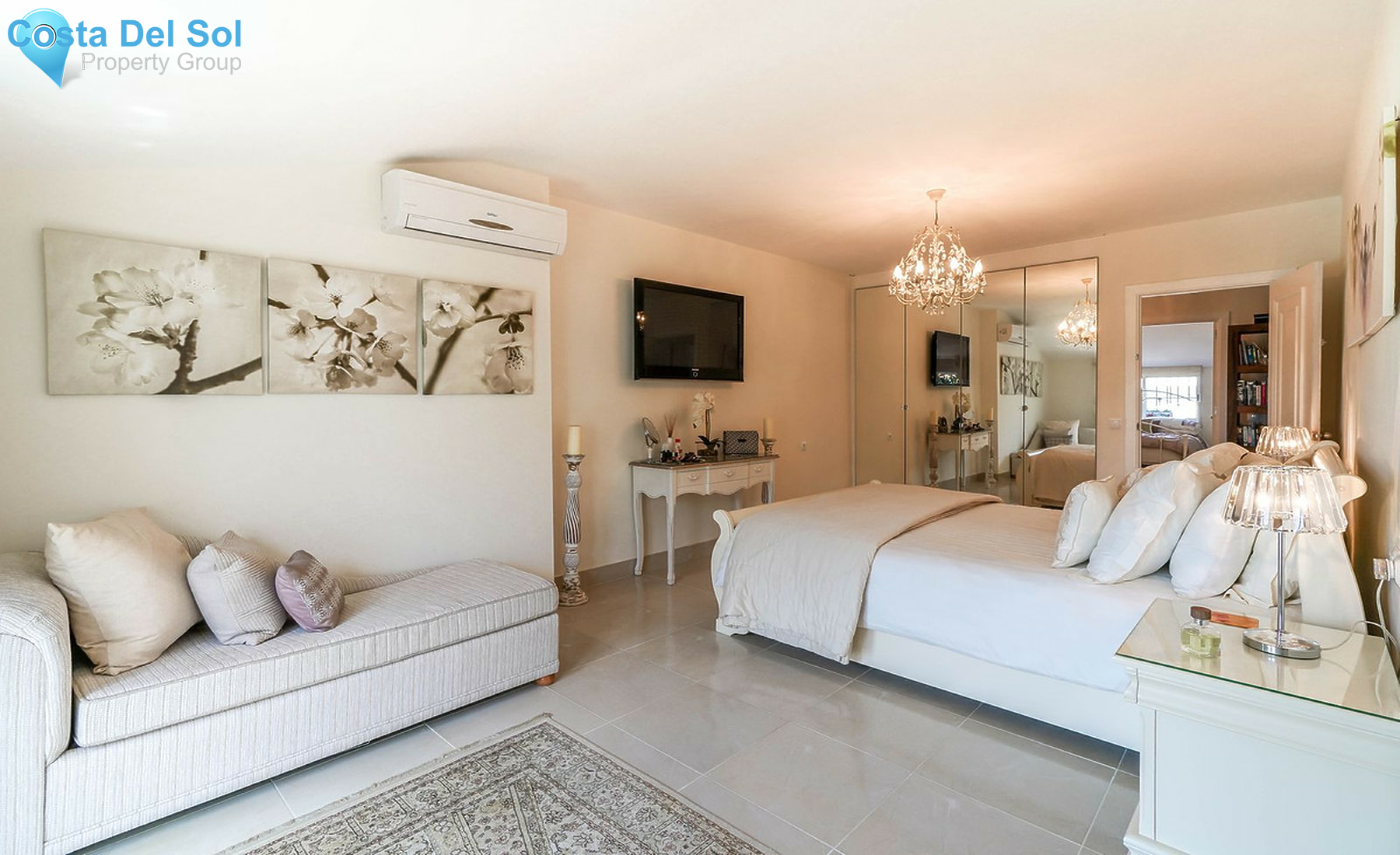 Townhouse in El Paraiso-1370410