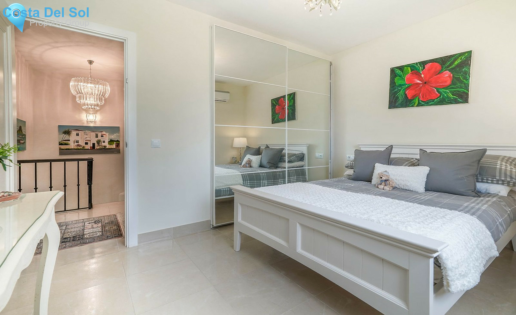 Townhouse in El Paraiso-1370412