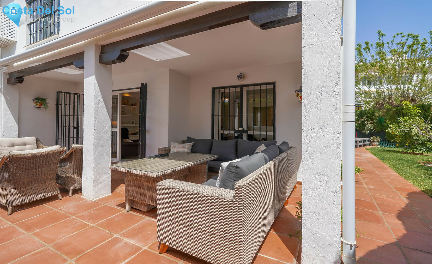 Townhouse in El Paraiso-1370418