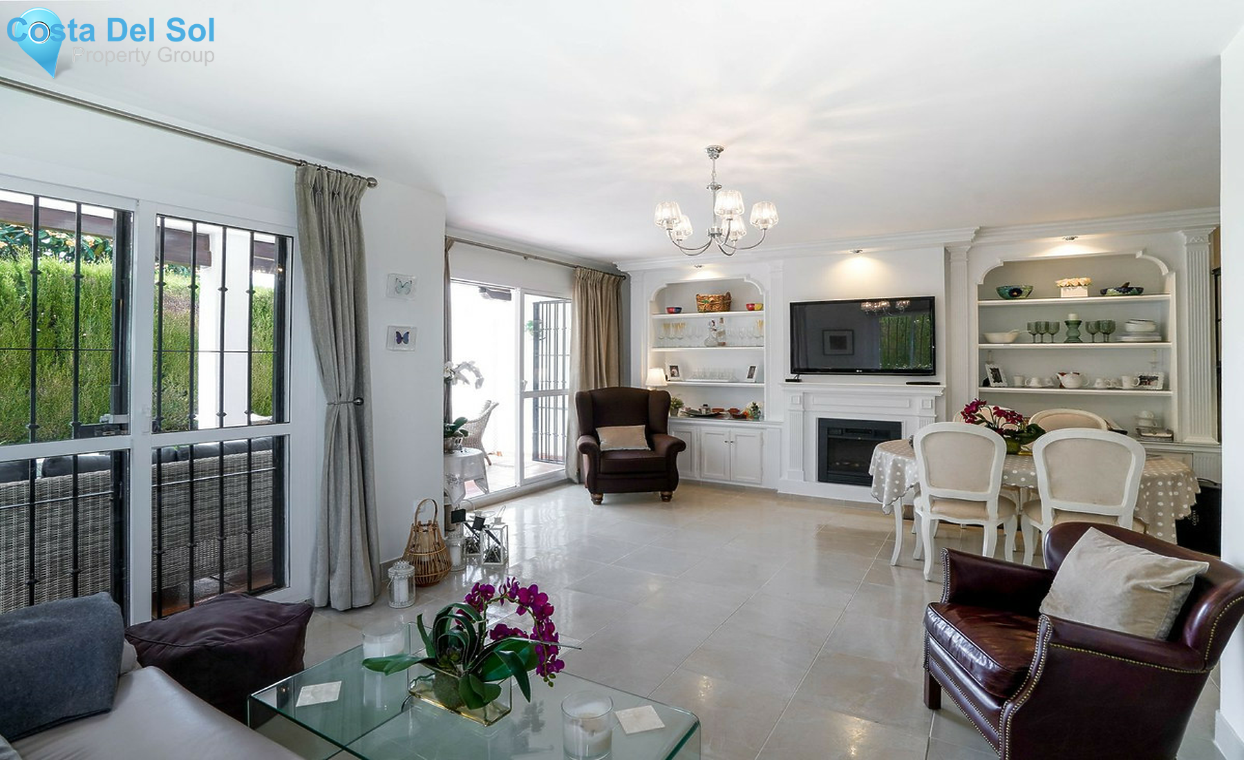 Townhouse in El Paraiso-1370402