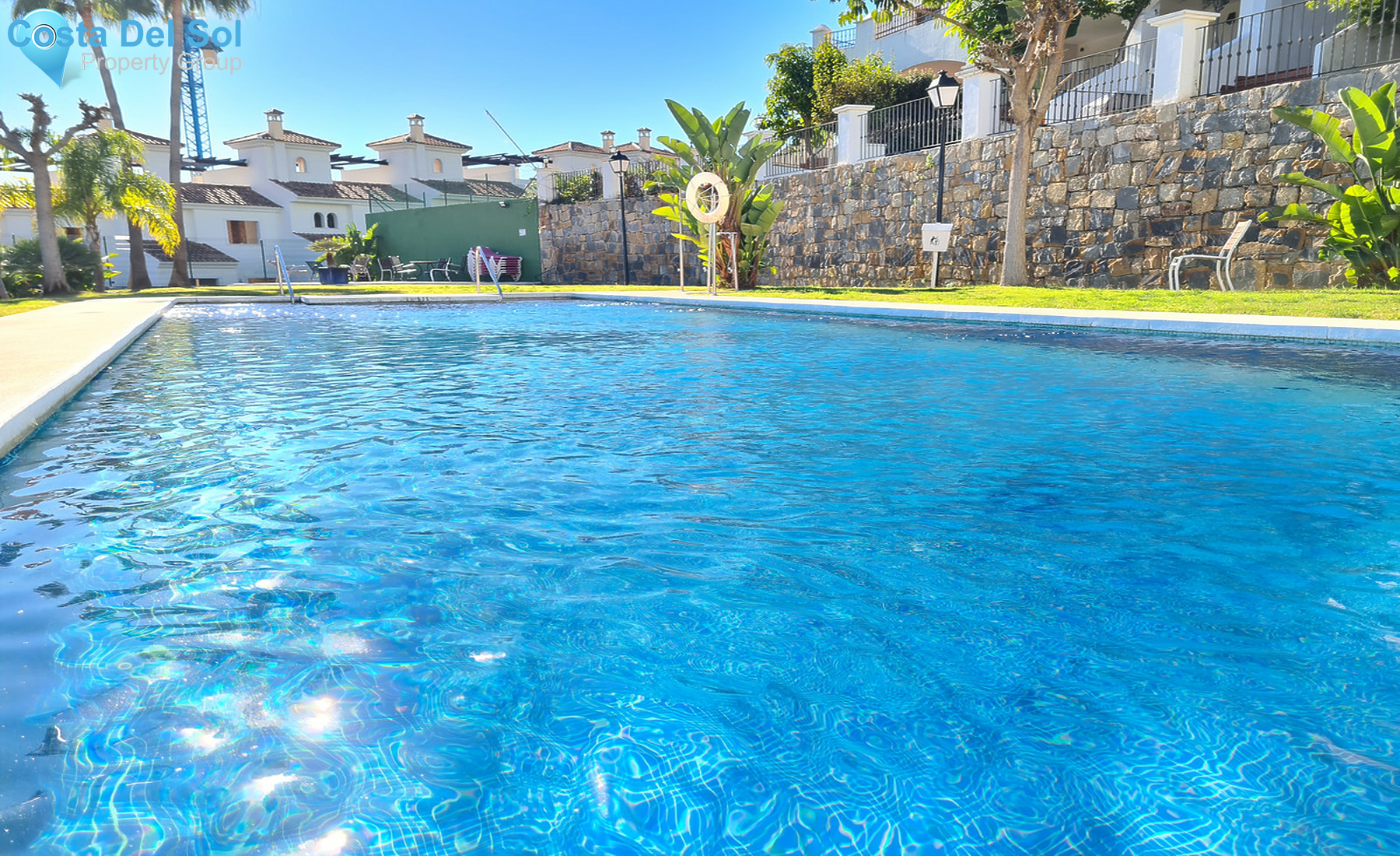 Townhouse in El Paraiso-1402079