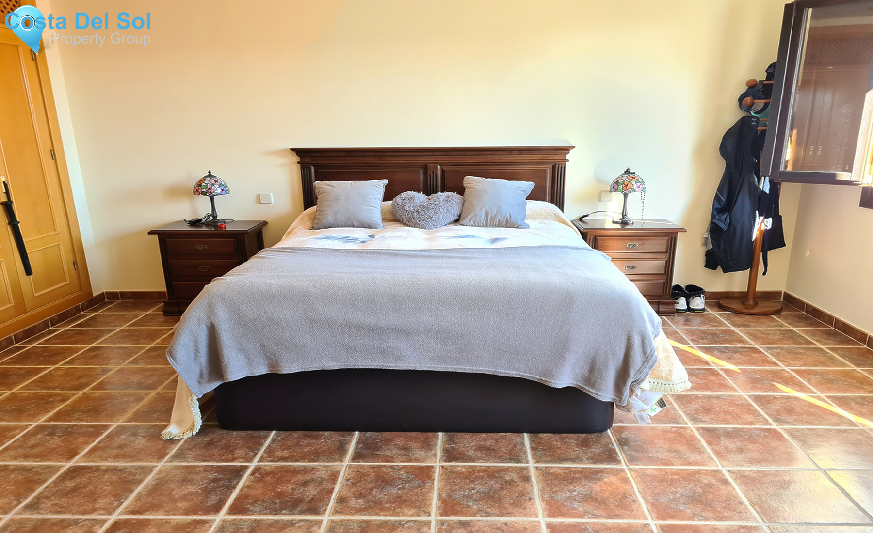 Townhouse in El Paraiso-1402088