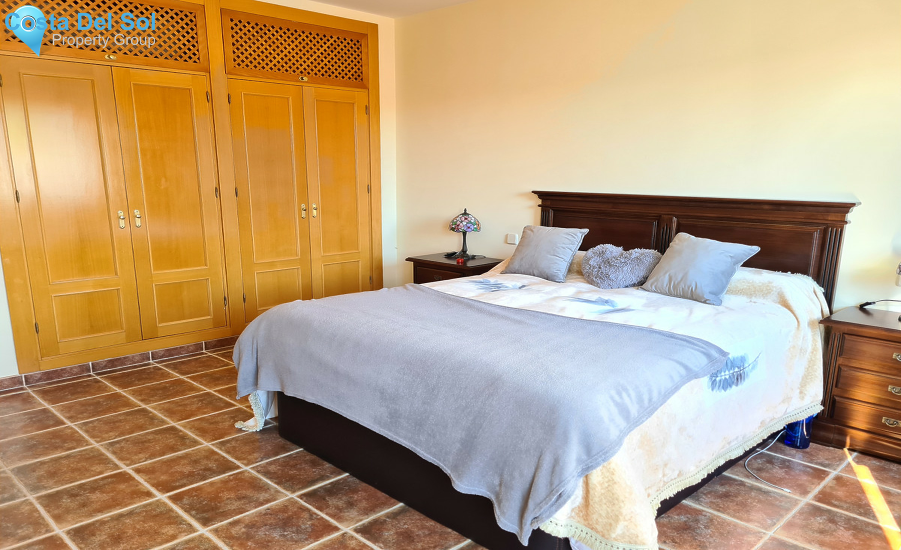 Townhouse in El Paraiso-1402089