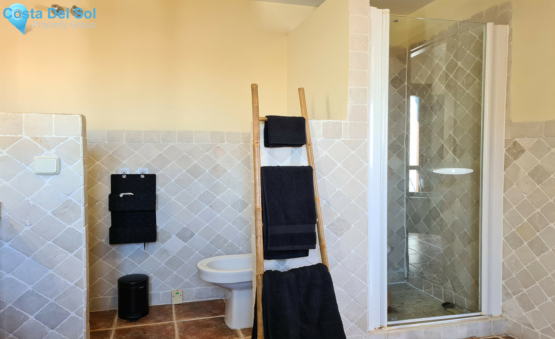 Townhouse in El Paraiso-1402091